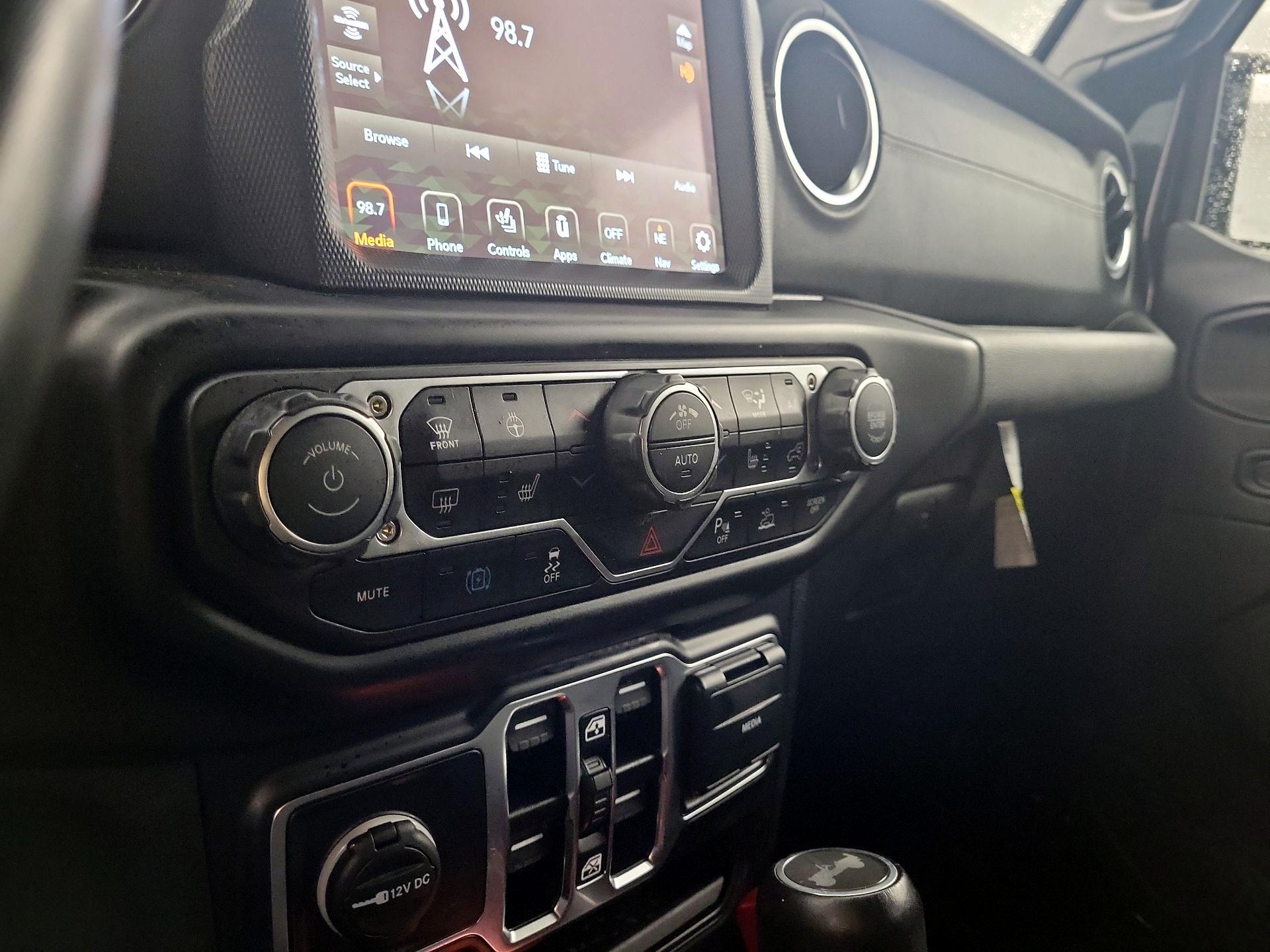 Thumbnail: 2022 Jeep Wrangler - 17
