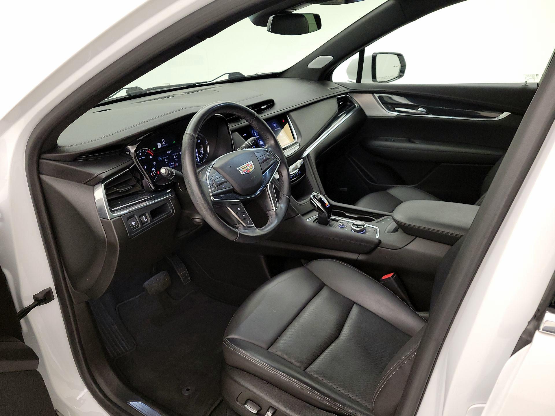 Thumbnail: 2023 Cadillac XT5 - 11