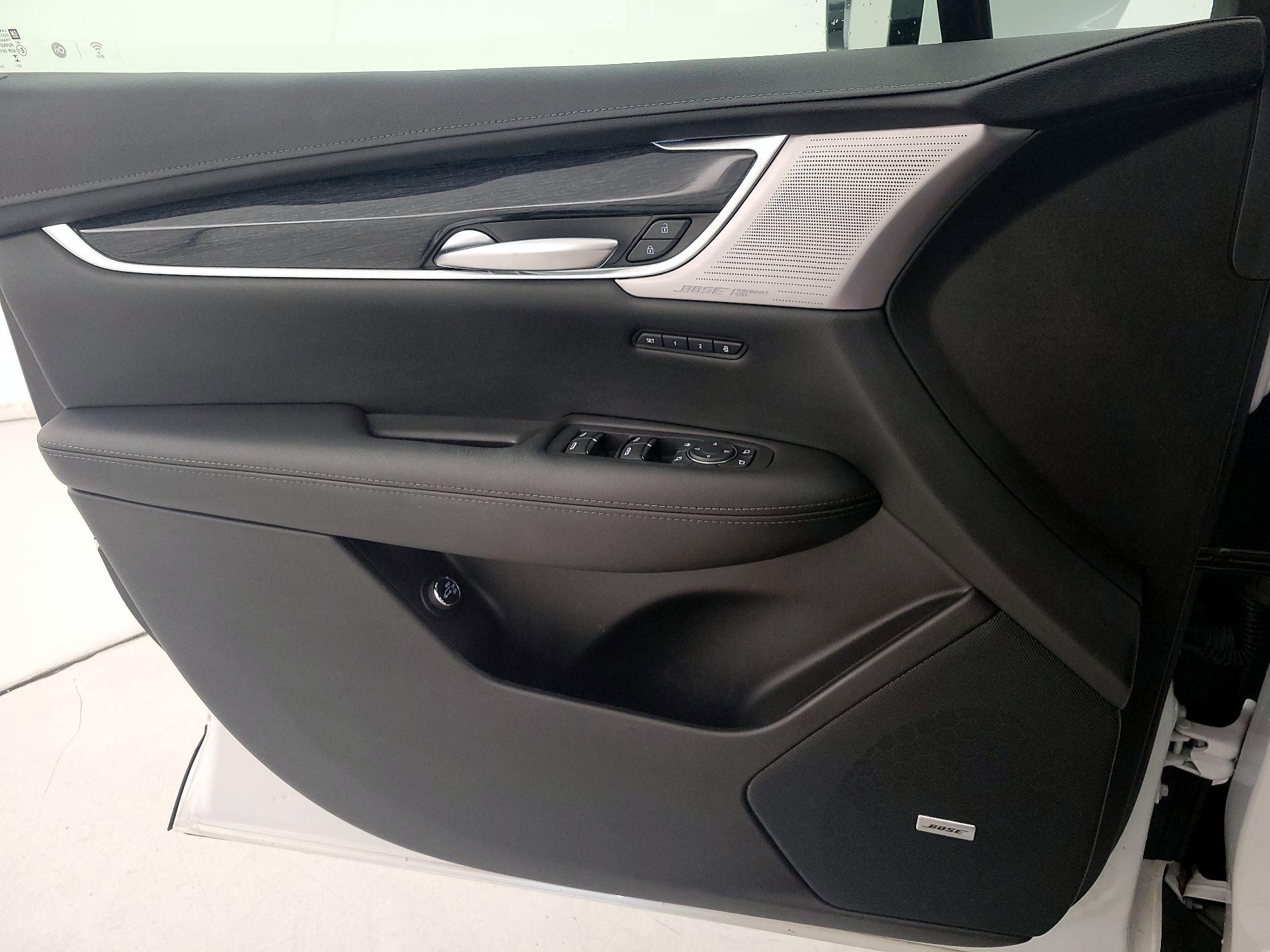 Thumbnail: 2023 Cadillac XT5 - 12