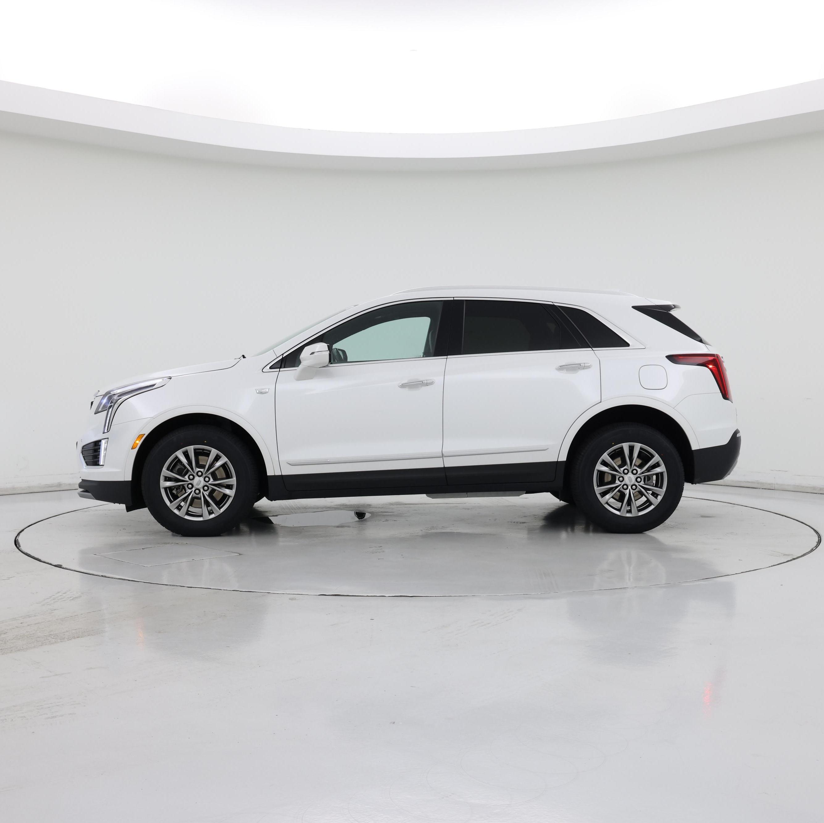 Thumbnail: 2023 Cadillac XT5 - 3