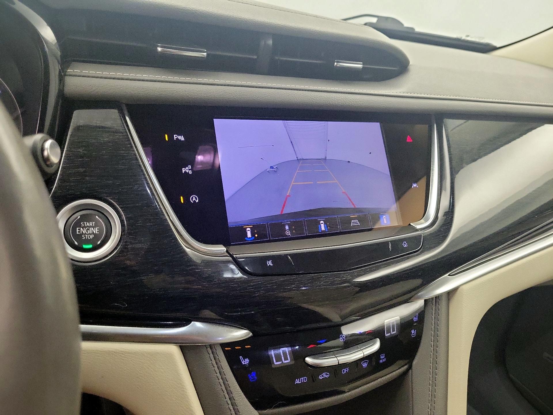 Thumbnail: 2022 Cadillac XT6 - 15