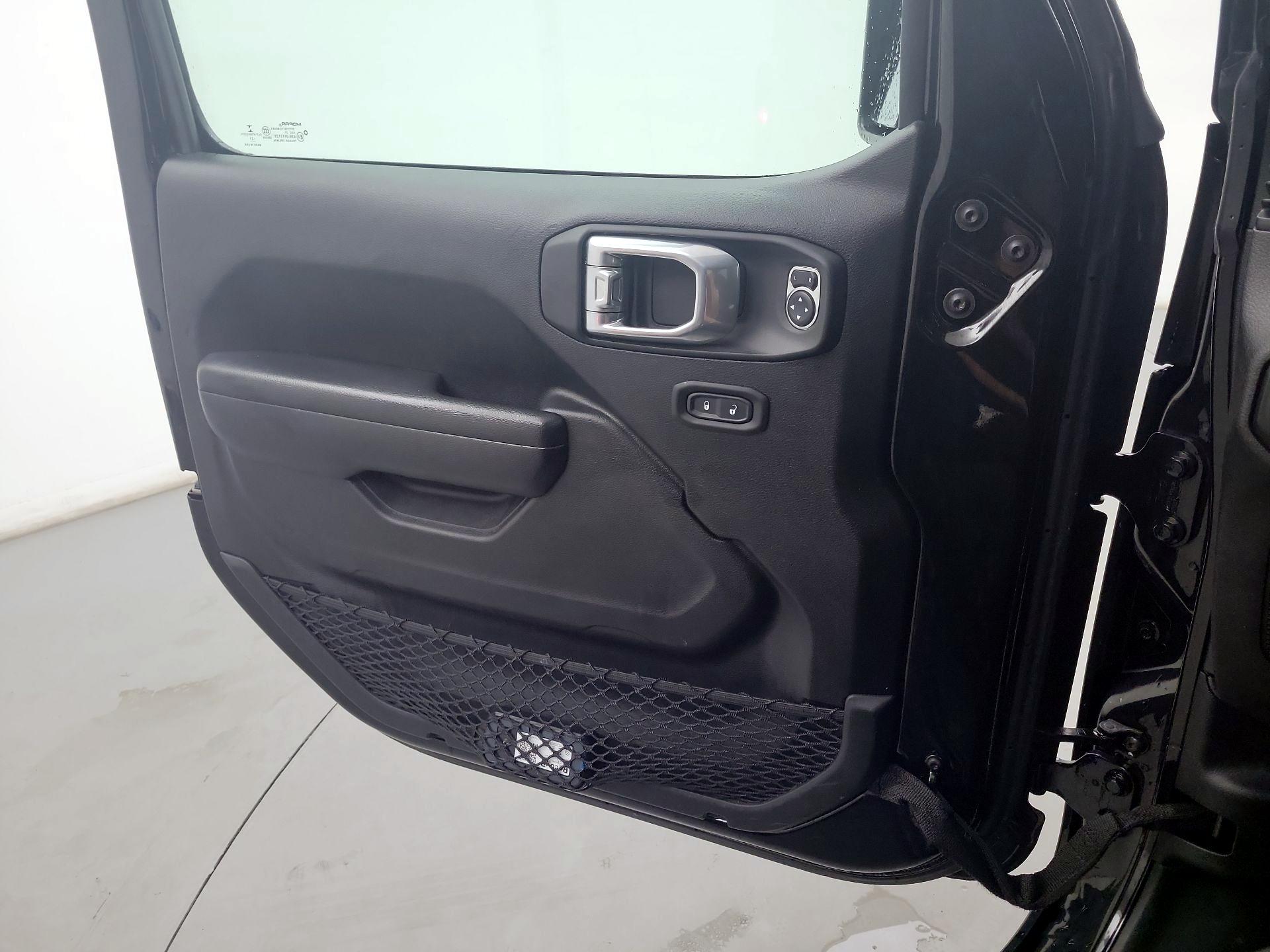 Thumbnail: 2021 Jeep Wrangler - 10