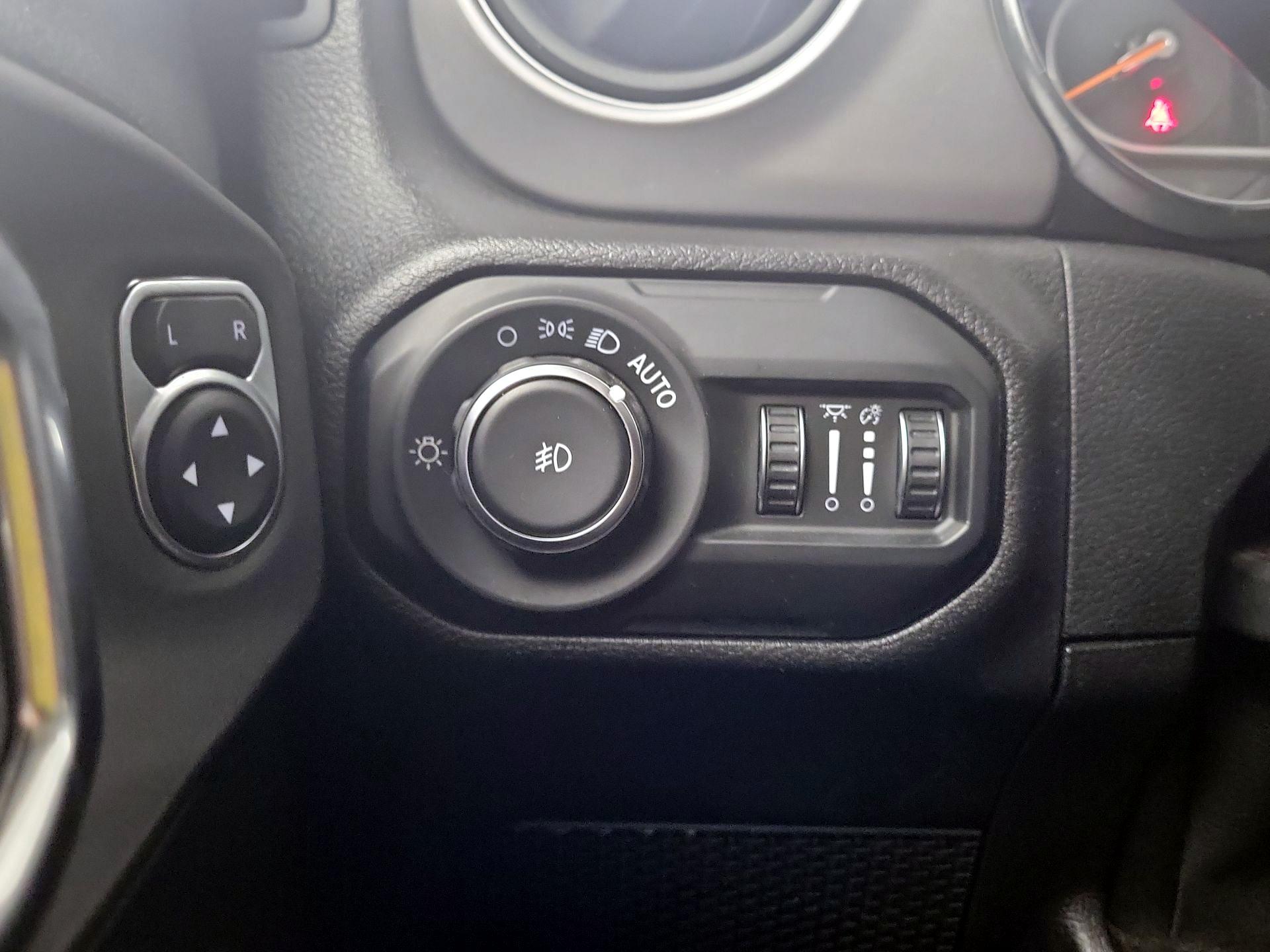 Thumbnail: 2021 Jeep Wrangler - 11