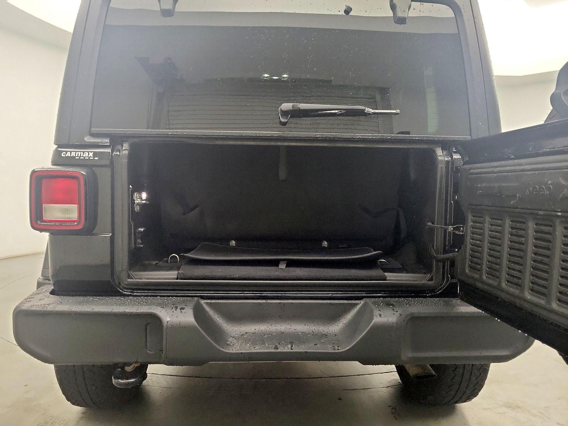 Thumbnail: 2021 Jeep Wrangler - 19