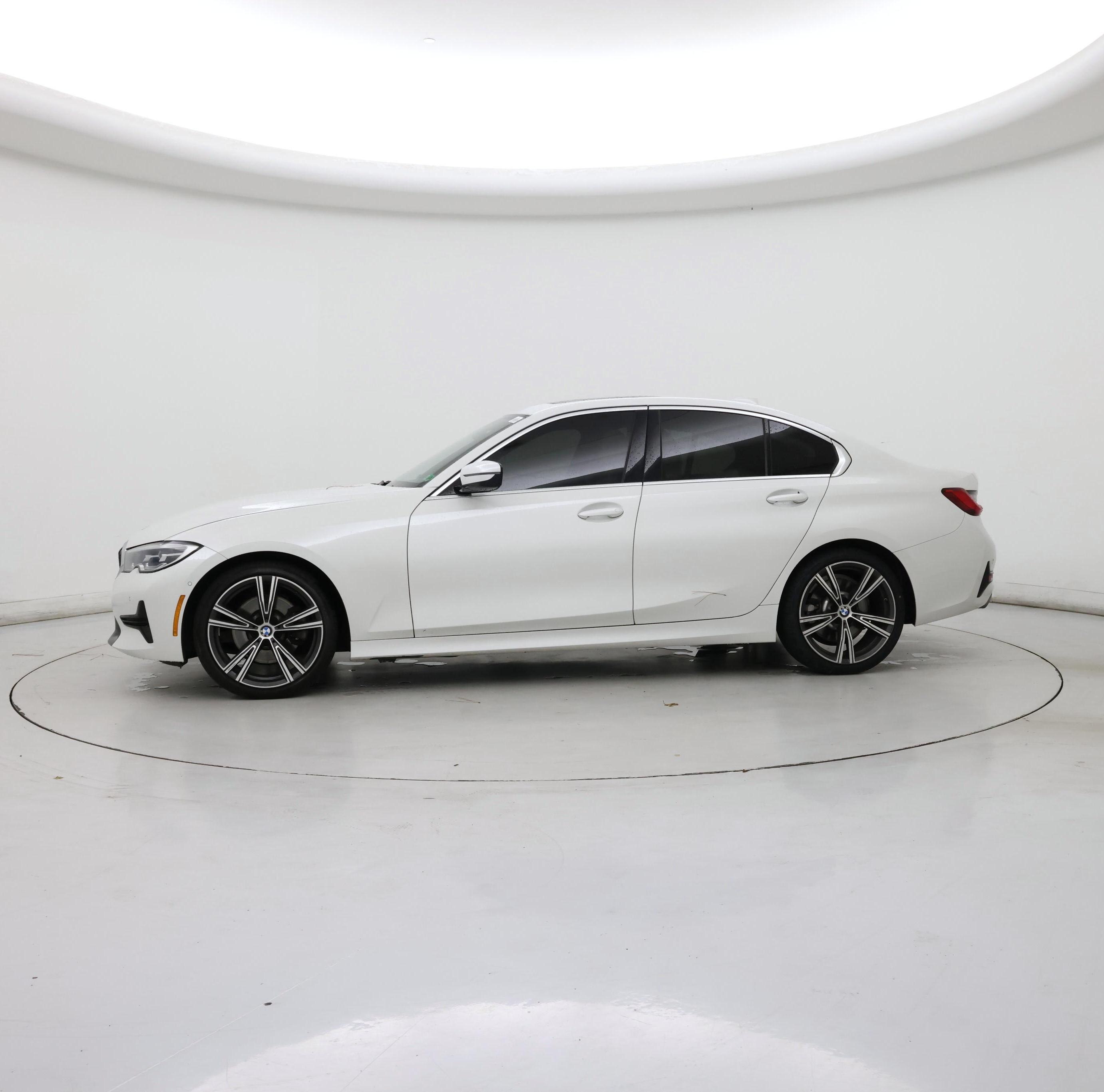 Thumbnail: 2021 BMW 3 Series - 3