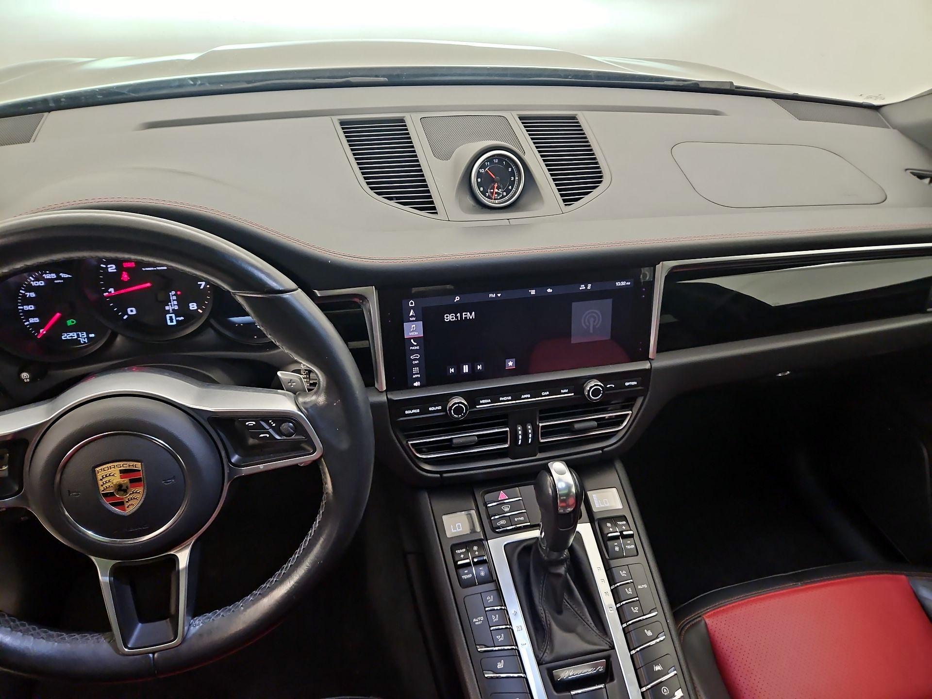 Thumbnail: 2021 Porsche Macan - 9