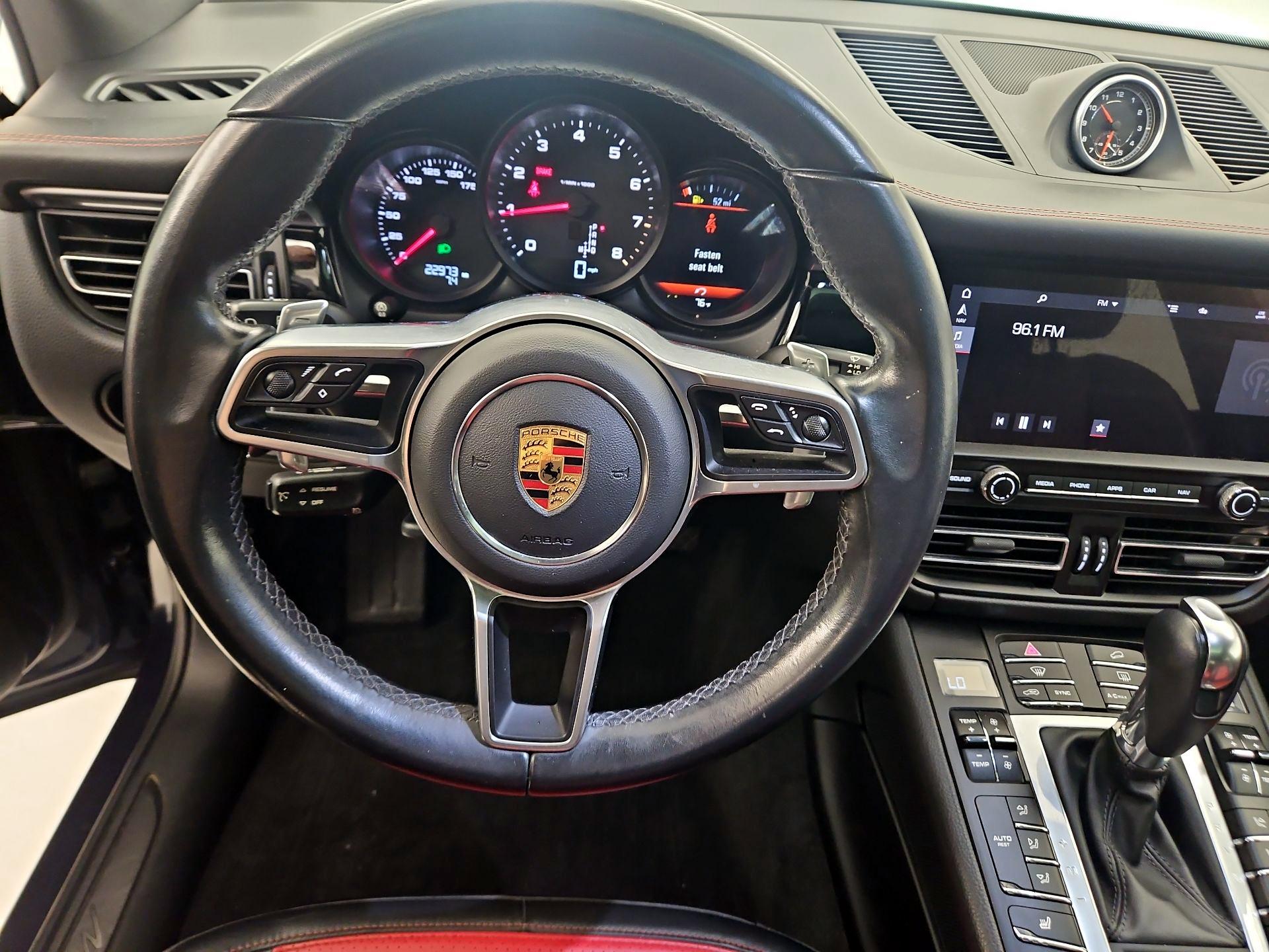 Thumbnail: 2021 Porsche Macan - 10