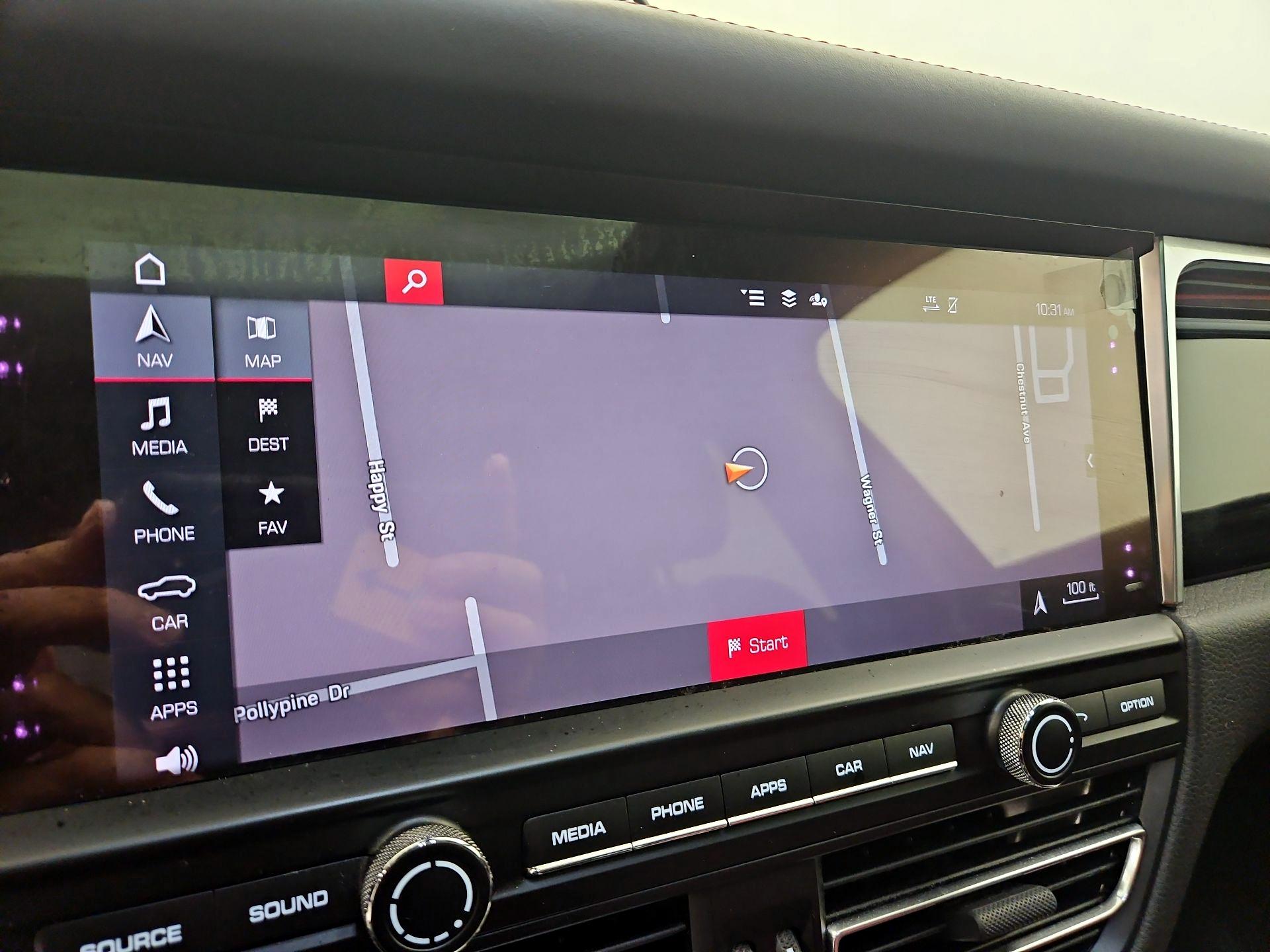 Thumbnail: 2021 Porsche Macan - 14