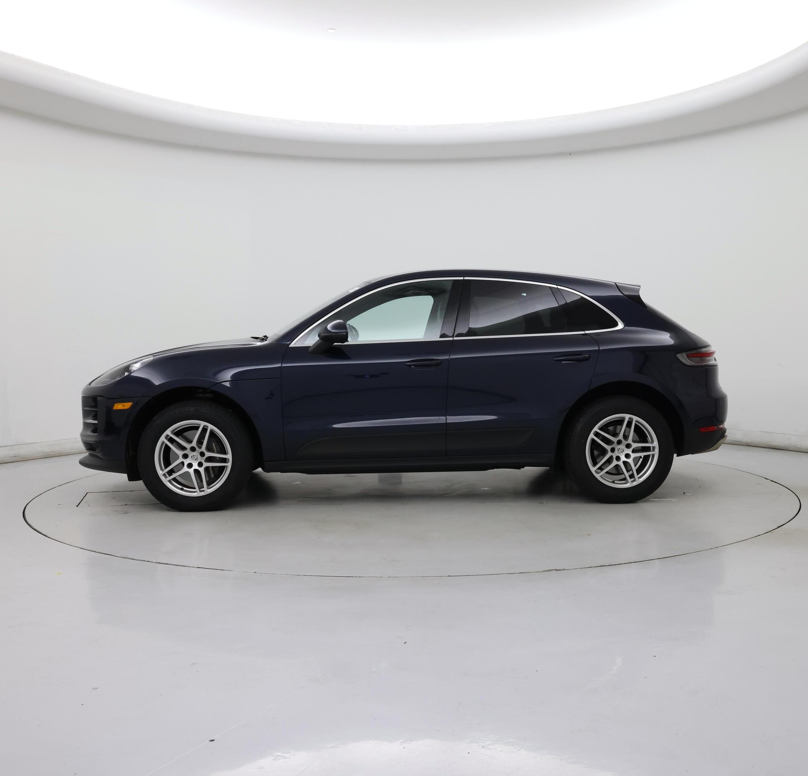 Thumbnail: 2021 Porsche Macan - 3