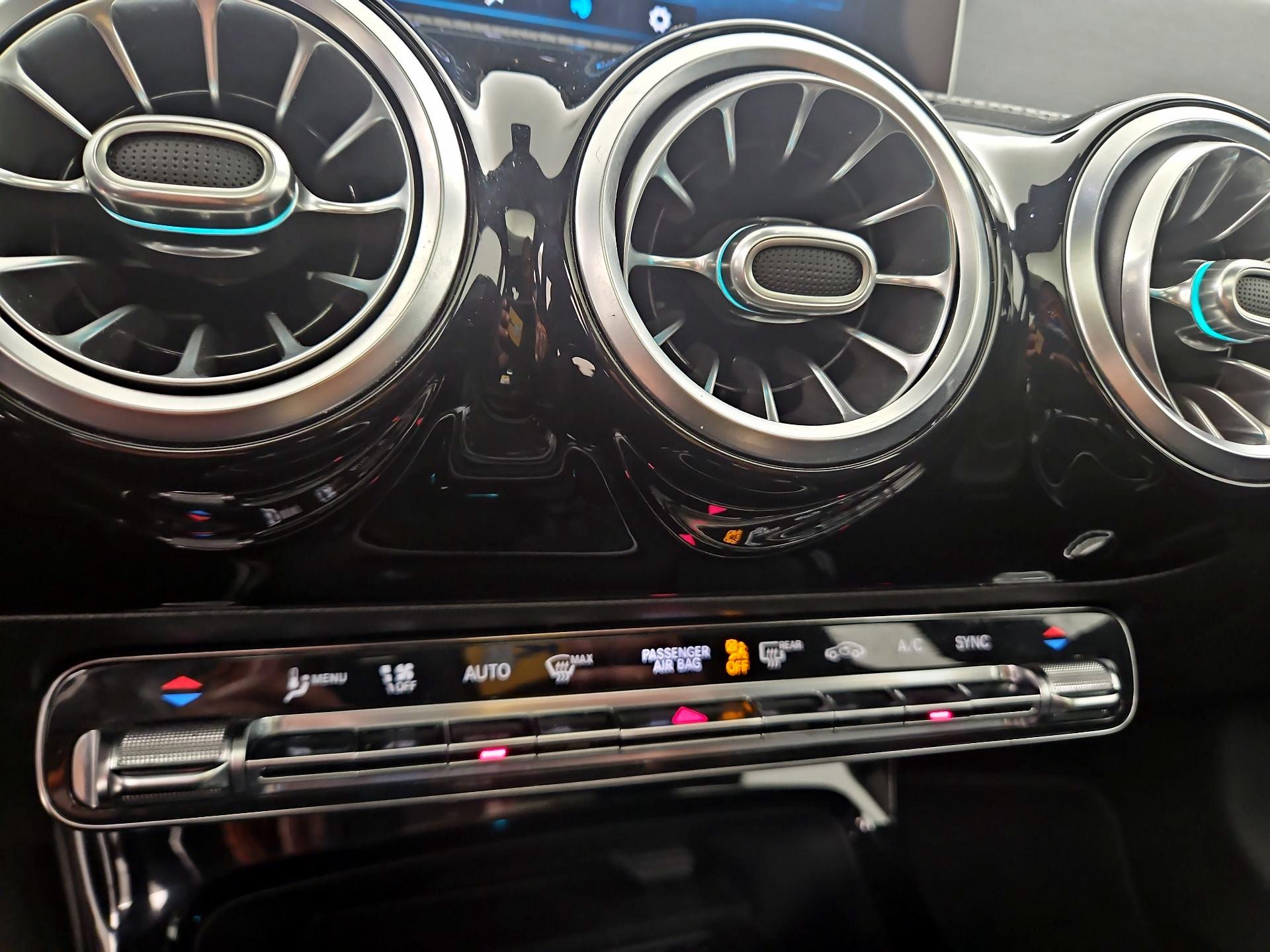 Thumbnail: 2020 Mercedes-Benz CLA - 16