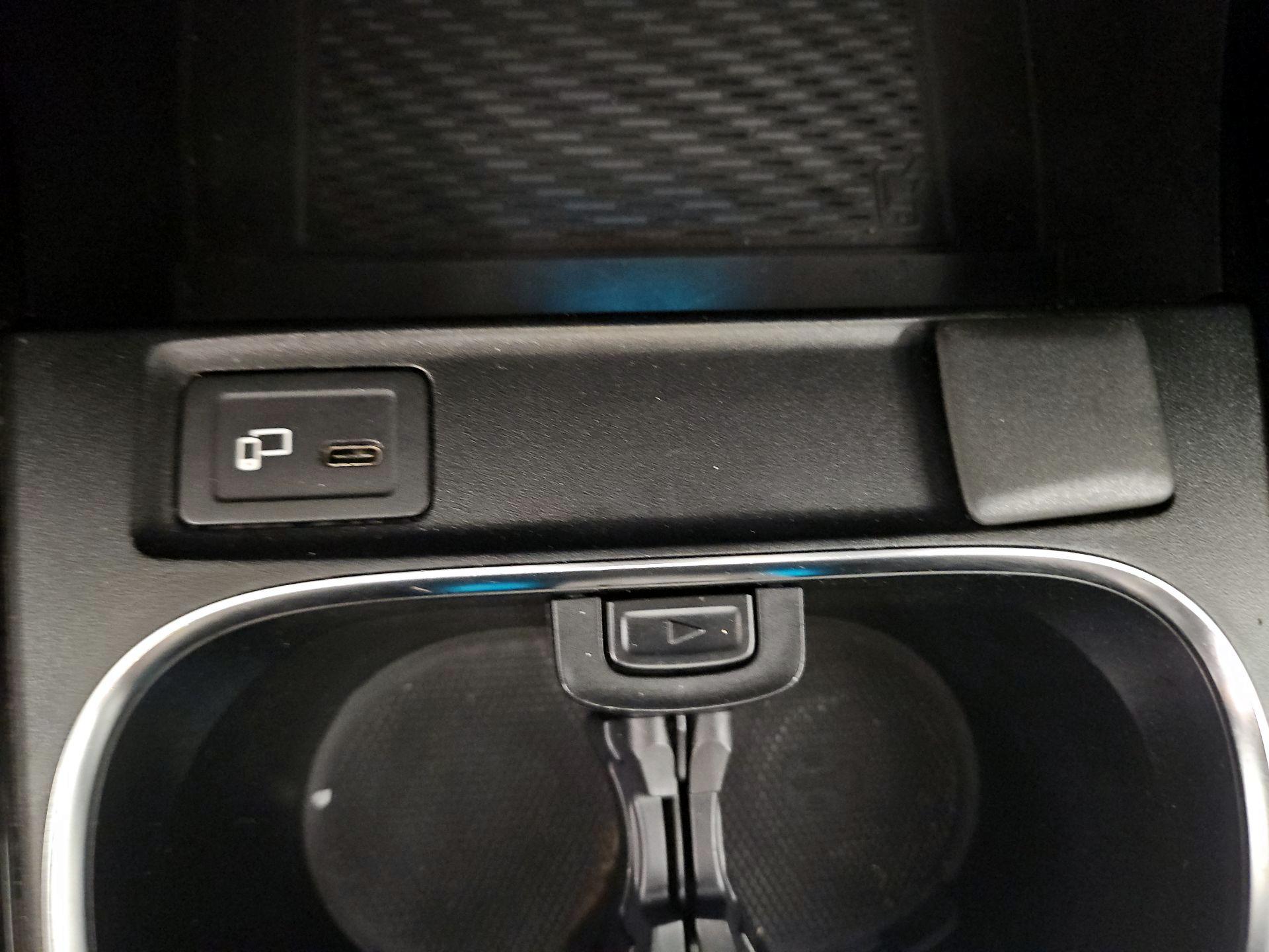 Thumbnail: 2020 Mercedes-Benz CLA - 18