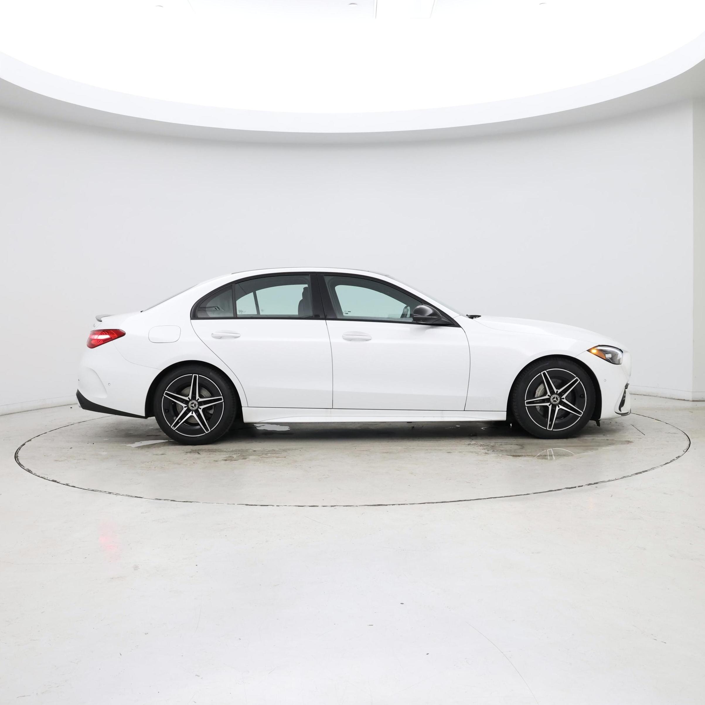 Thumbnail: 2022 Mercedes-Benz C-Class - 7