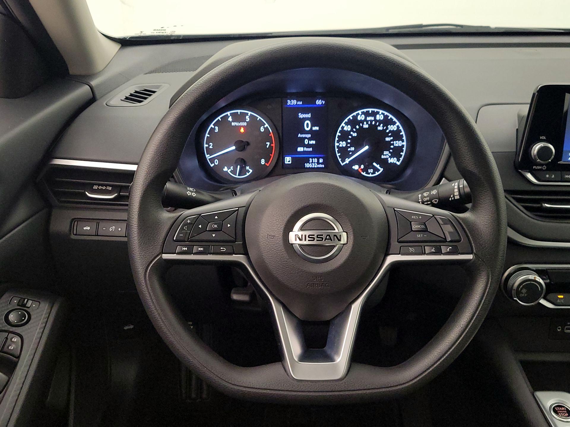 Thumbnail: 2022 Nissan Altima - 10