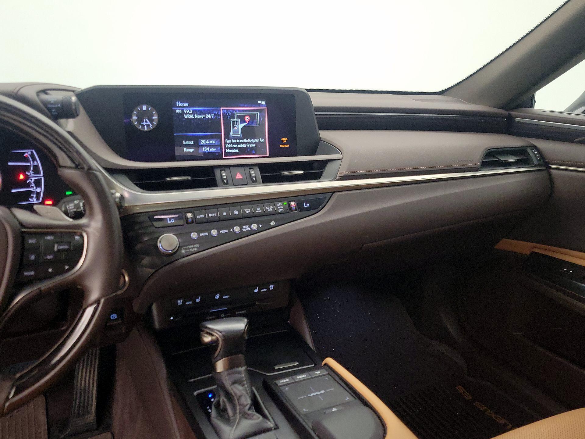 Thumbnail: 2021 Lexus ES - 9