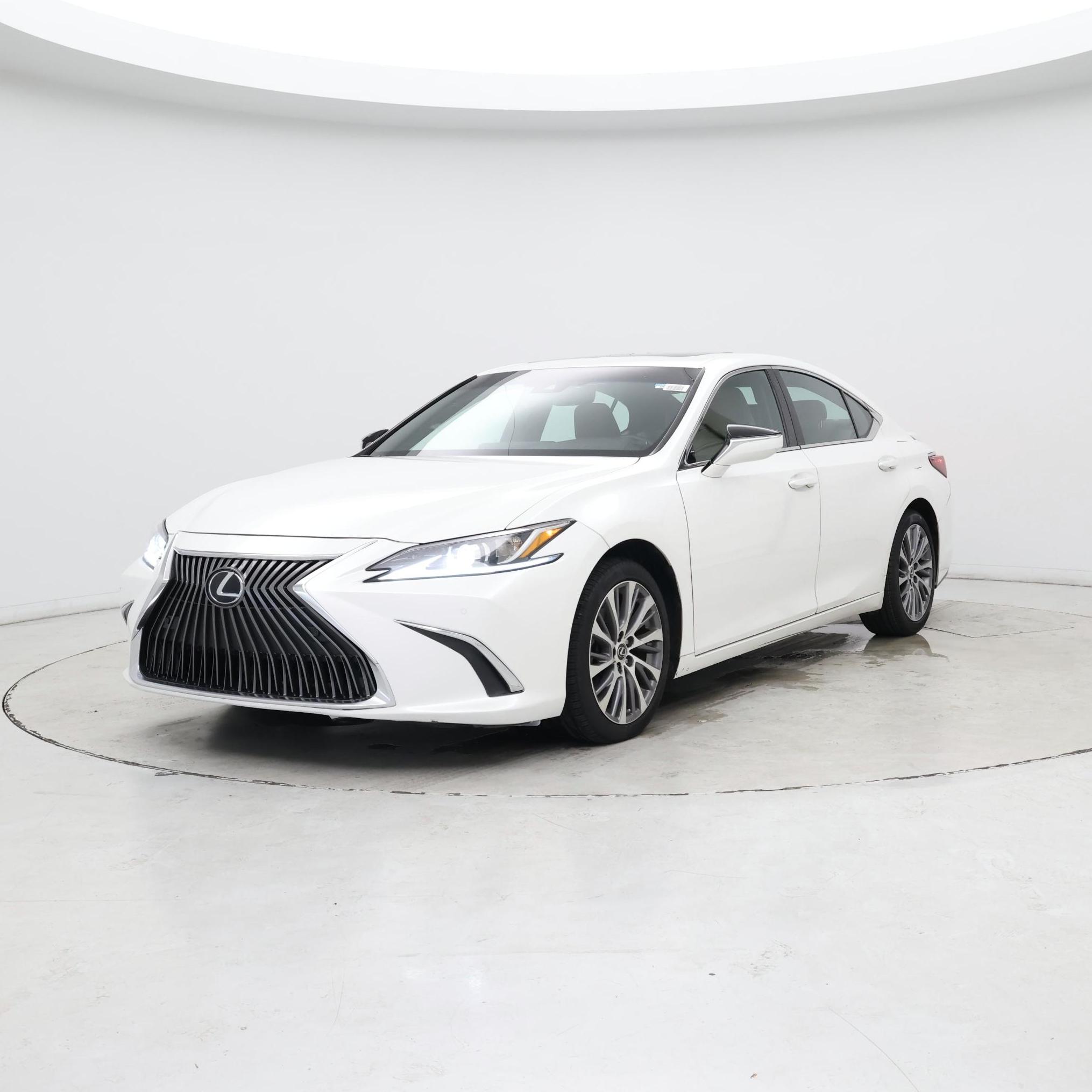 Thumbnail: 2021 Lexus ES - 4