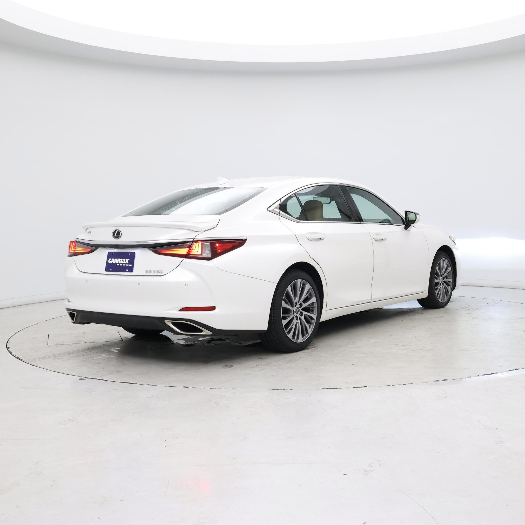 Thumbnail: 2021 Lexus ES - 8