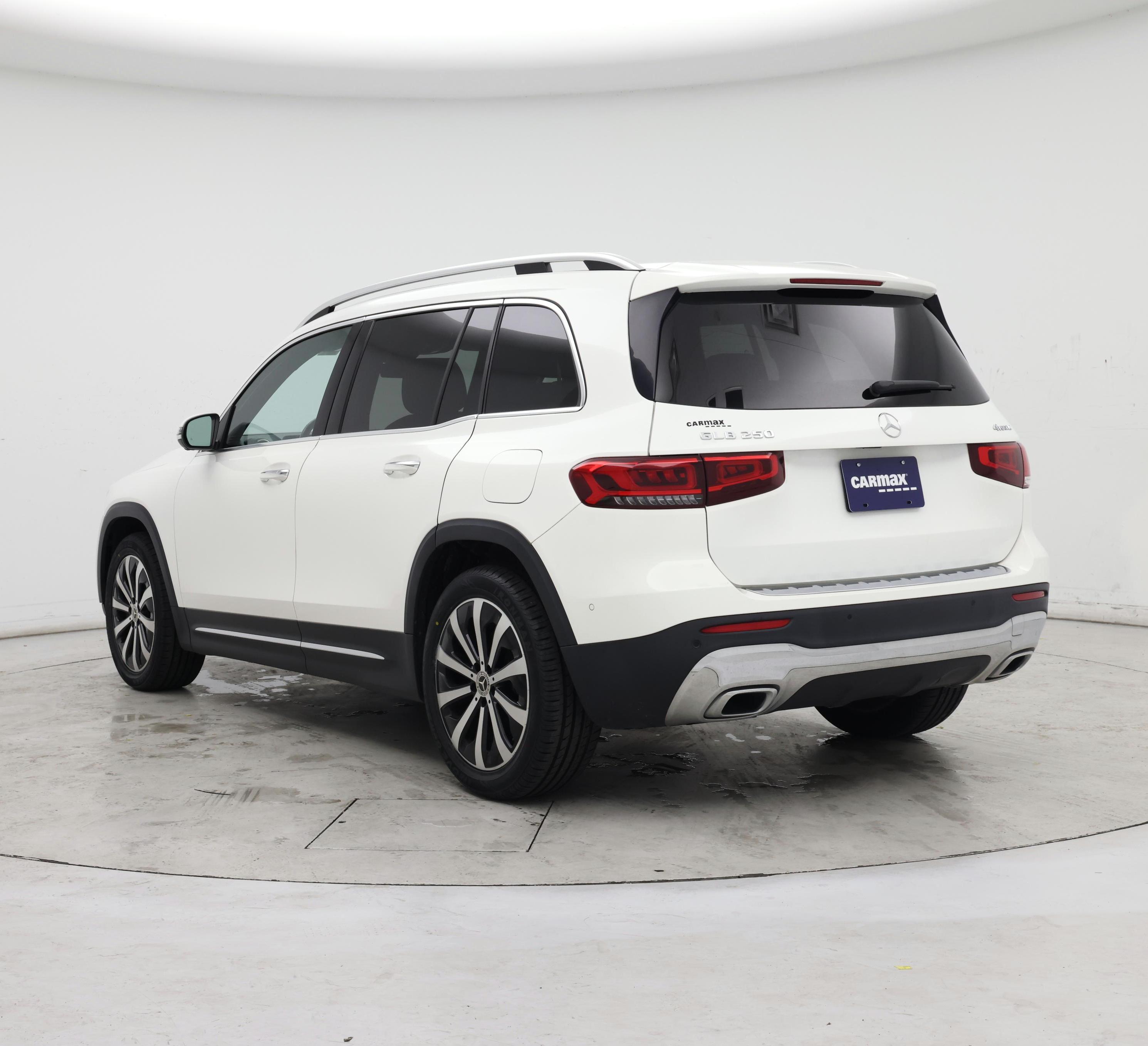 Thumbnail: 2021 Mercedes-Benz GLB - 2