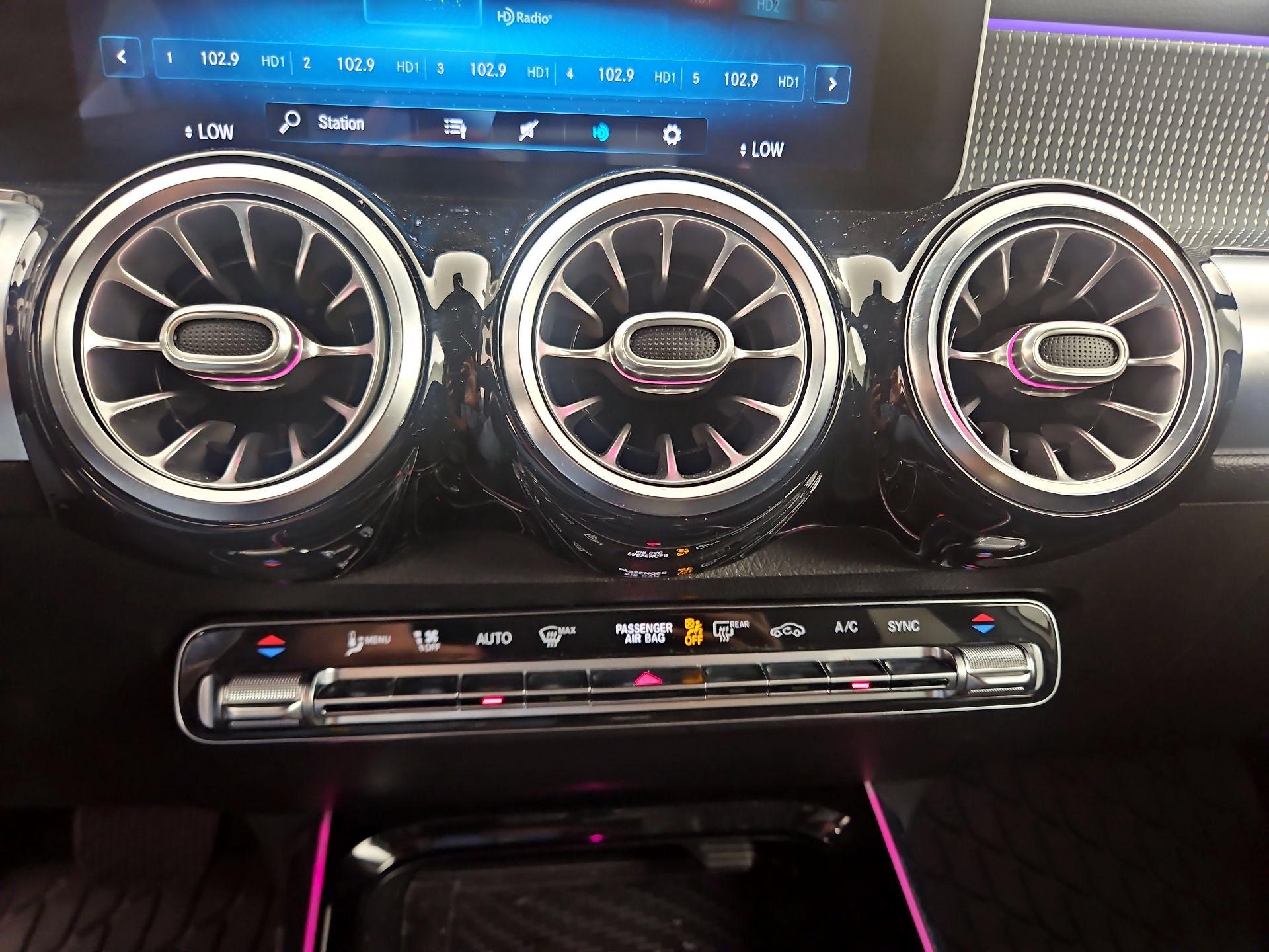 Thumbnail: 2021 Mercedes-Benz GLB - 16