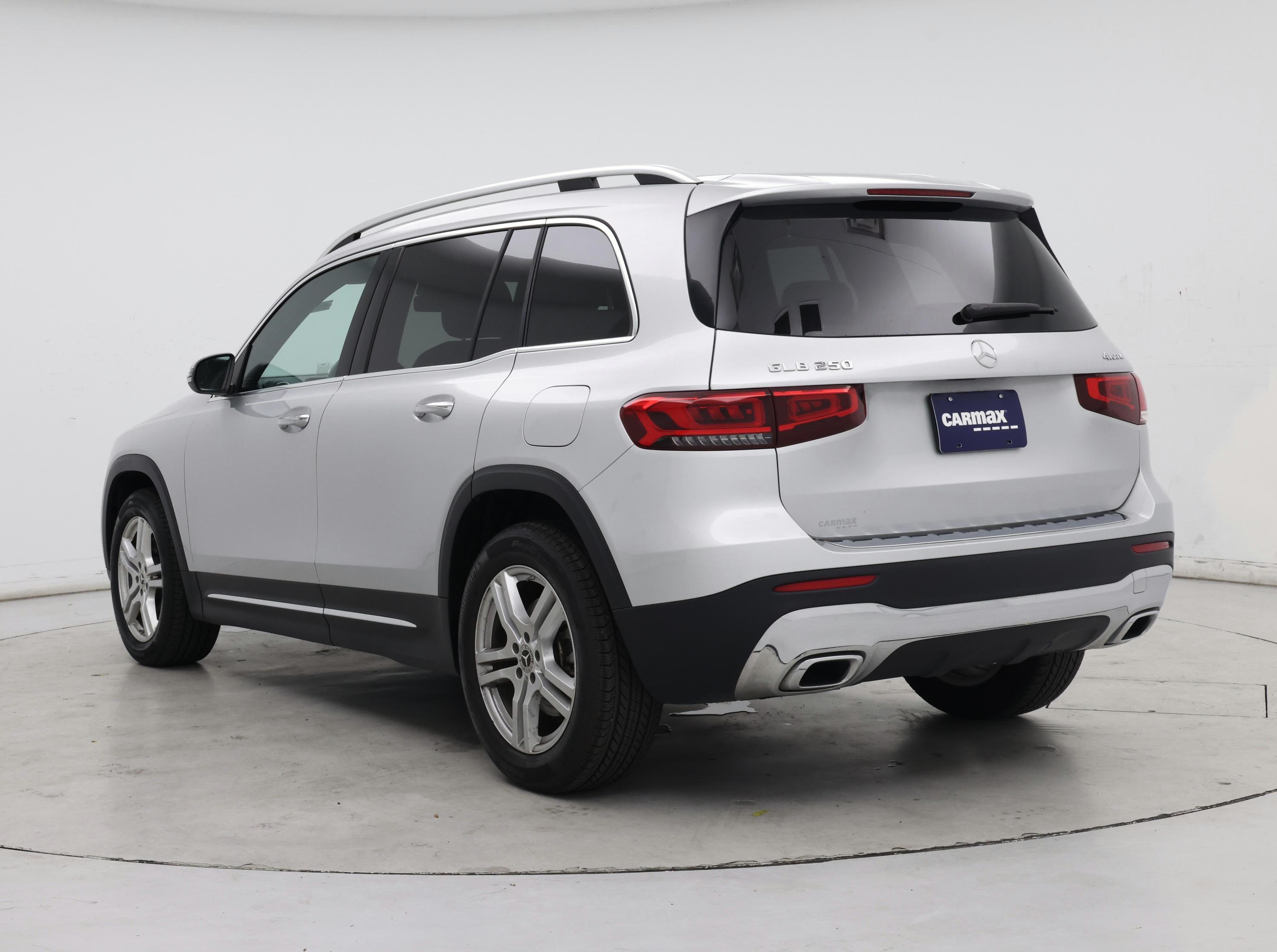 Thumbnail: 2021 Mercedes-Benz GLB - 2