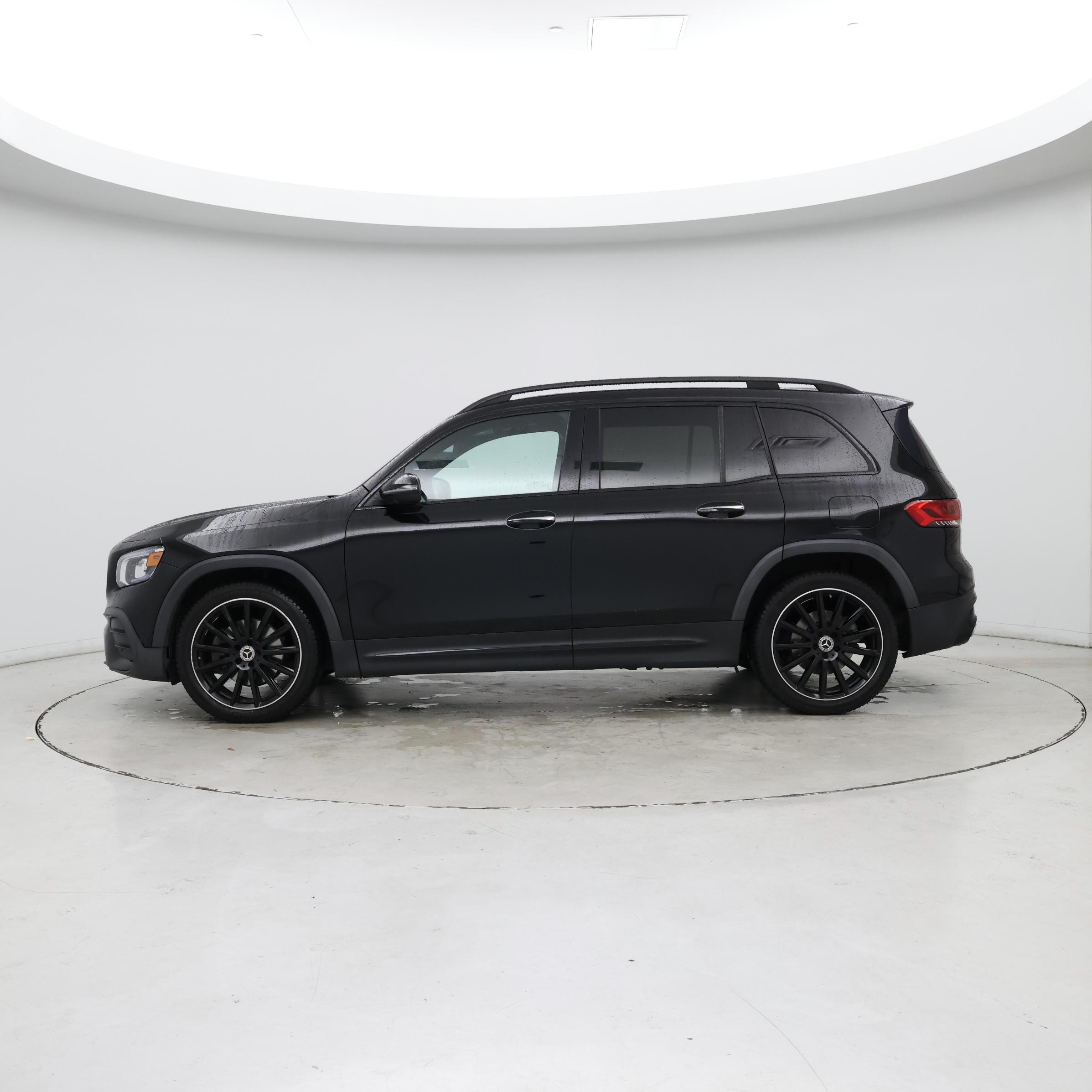 Thumbnail: 2021 Mercedes-Benz GLB - 3
