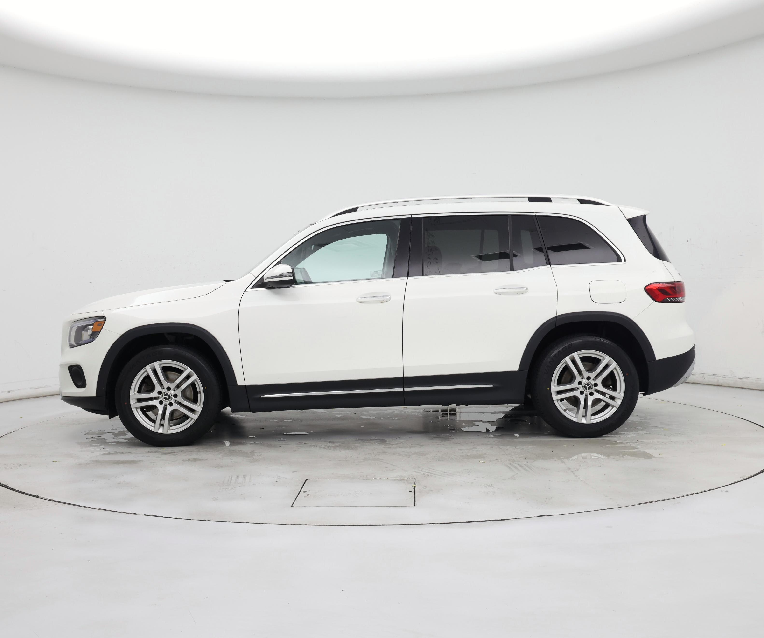 Thumbnail: 2021 Mercedes-Benz GLB - 3