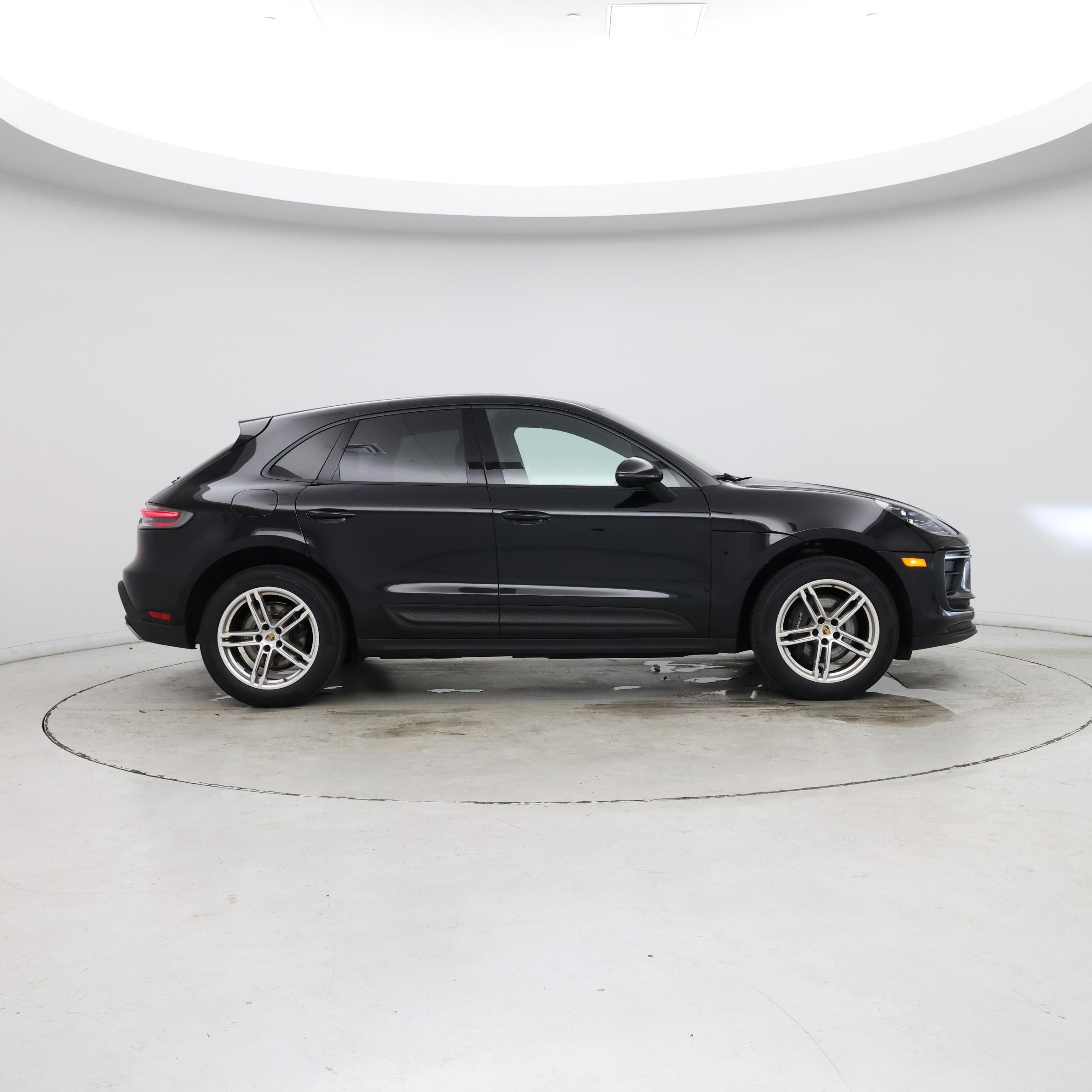 Thumbnail: 2022 Porsche Macan - 7