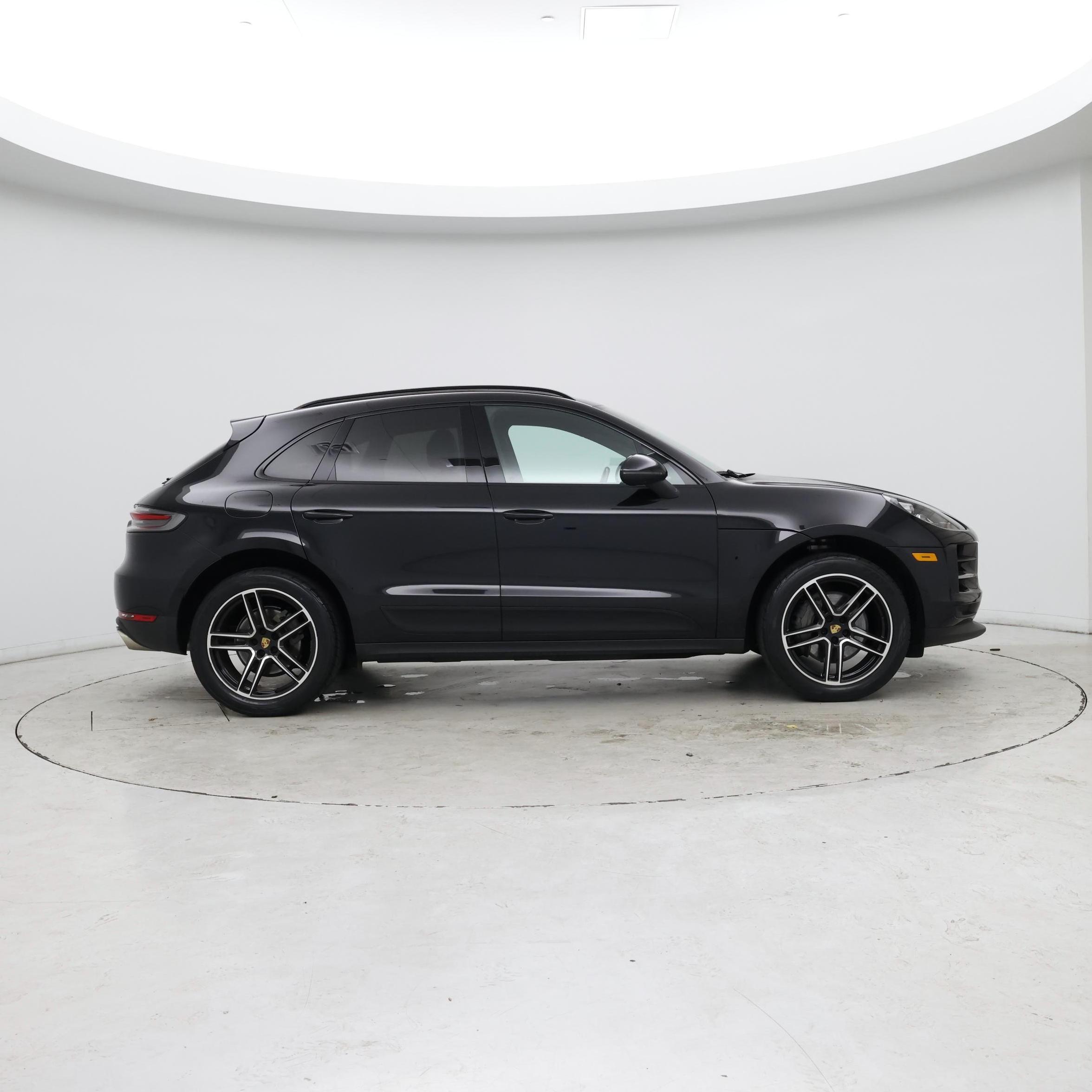 Thumbnail: 2021 Porsche Macan - 7