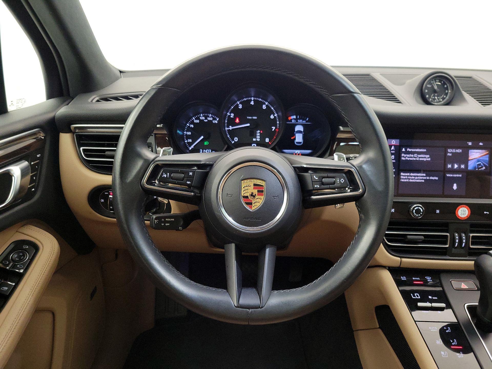 Thumbnail: 2022 Porsche Macan - 10