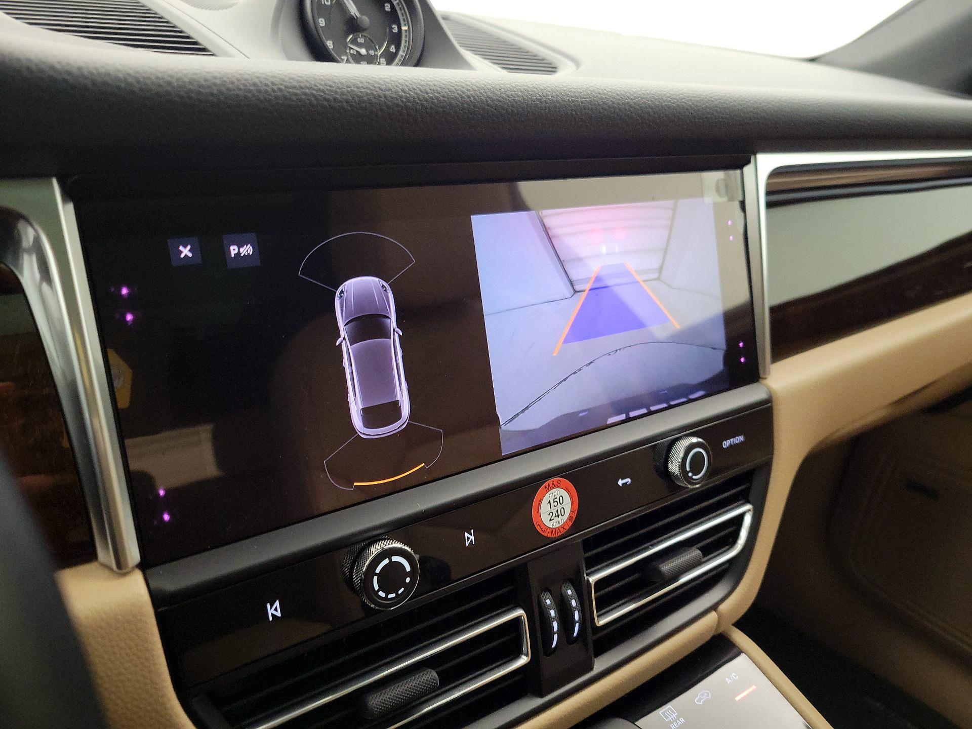 Thumbnail: 2022 Porsche Macan - 14
