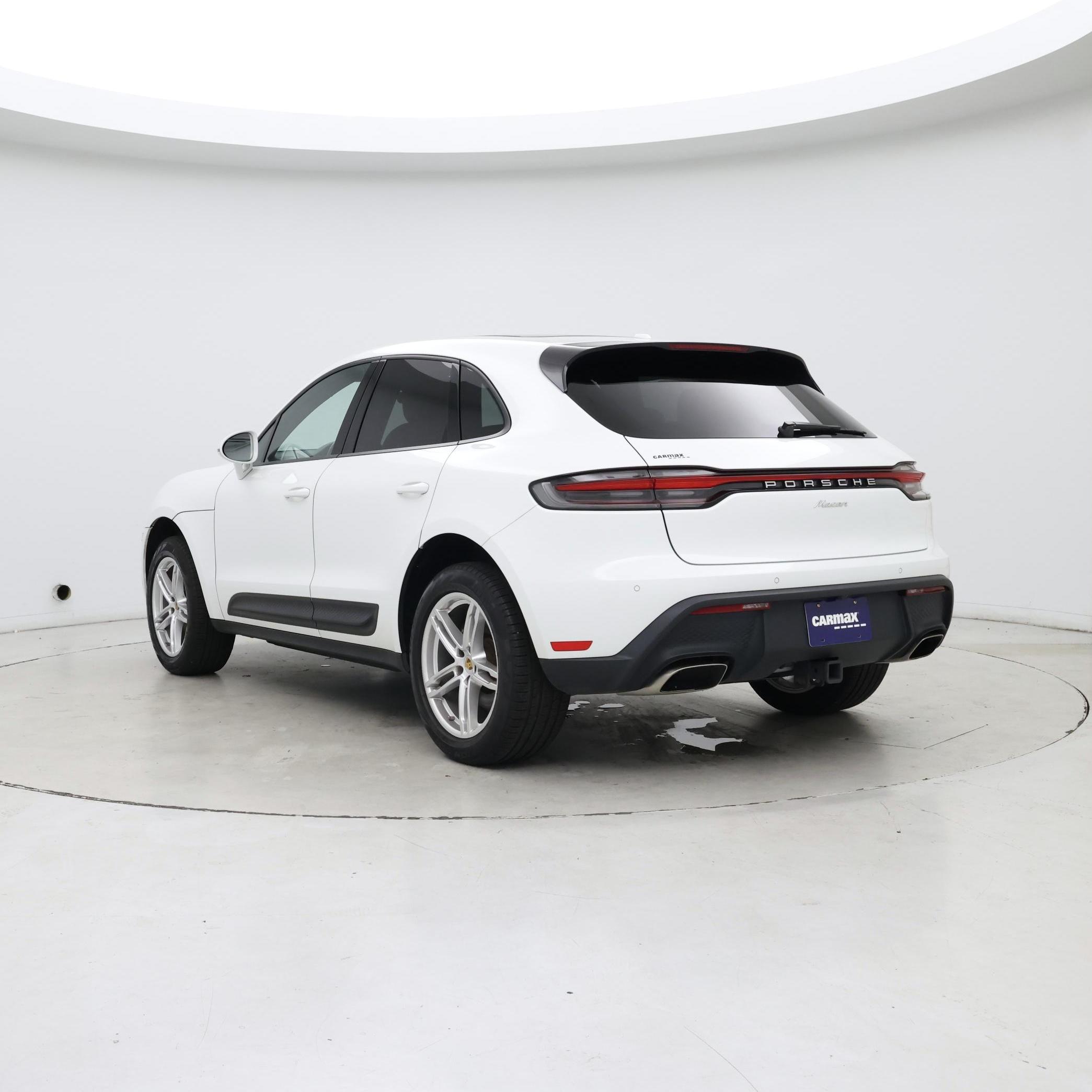 Thumbnail: 2022 Porsche Macan - 2