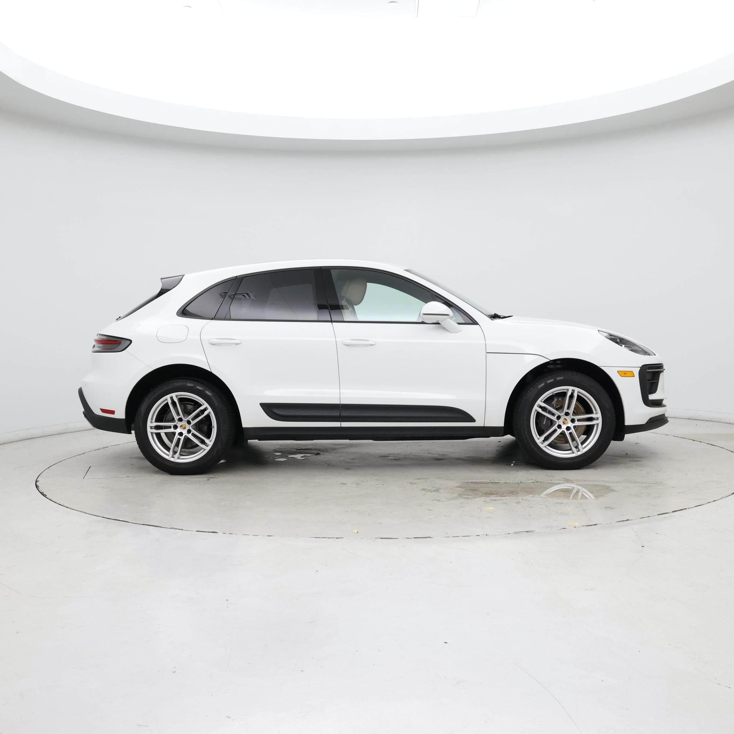 Thumbnail: 2022 Porsche Macan - 7