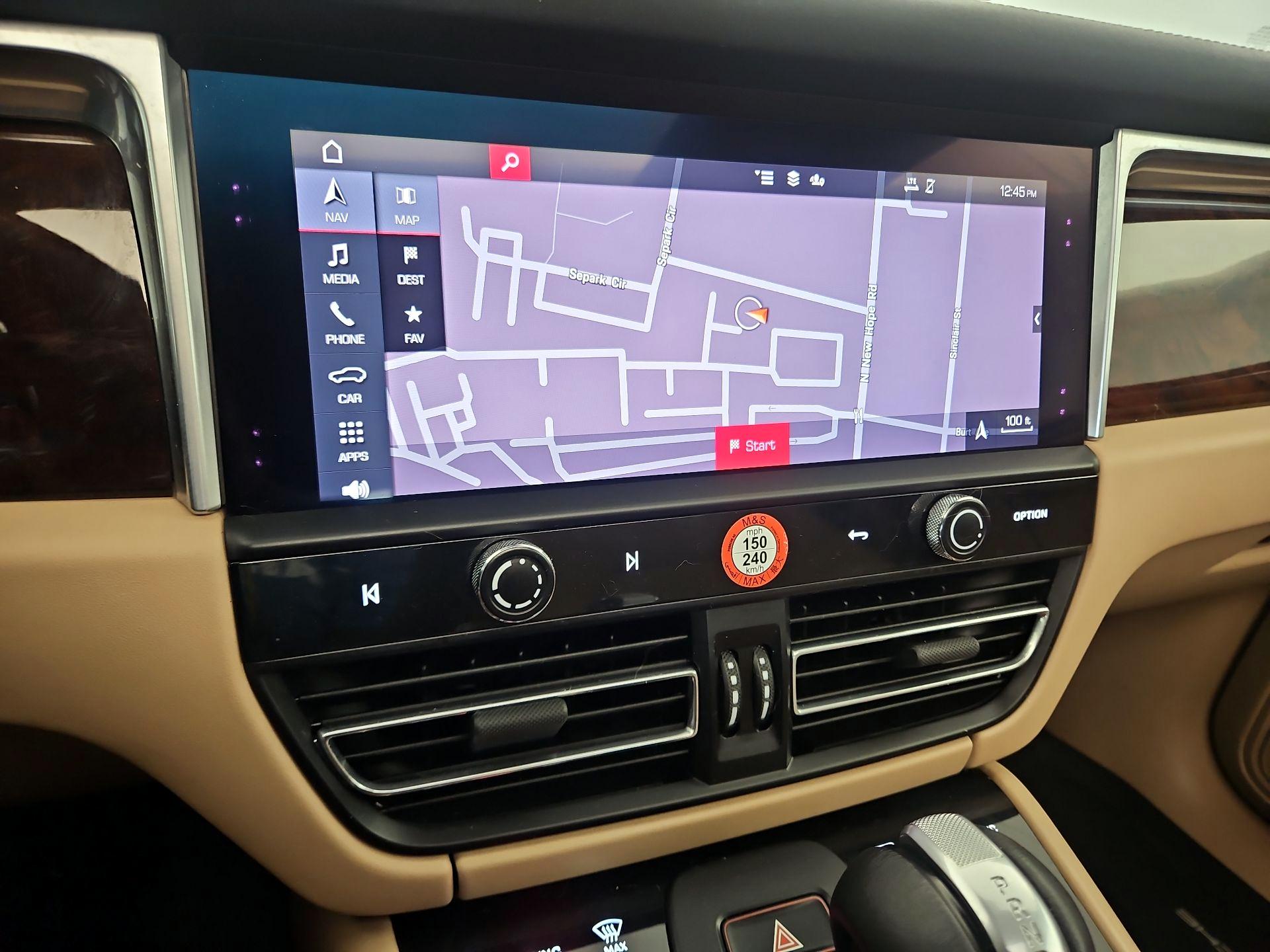 Thumbnail: 2022 Porsche Macan - 14