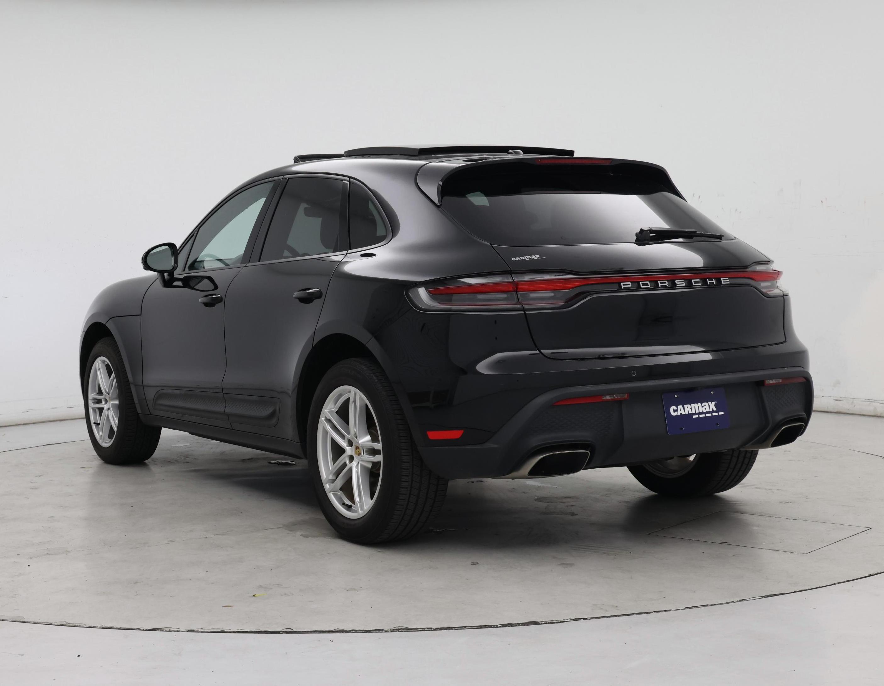 Thumbnail: 2022 Porsche Macan - 2