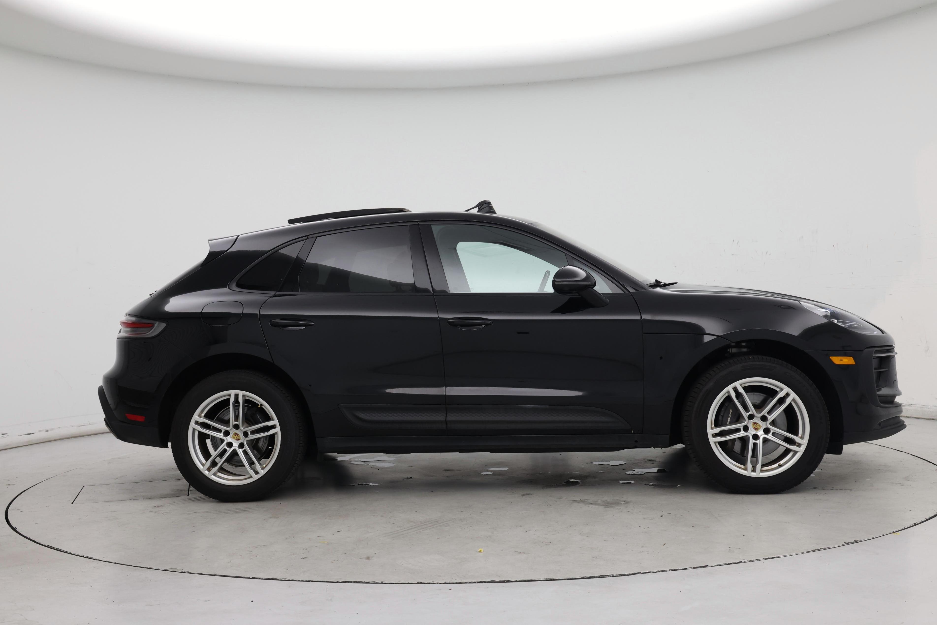 Thumbnail: 2022 Porsche Macan - 7