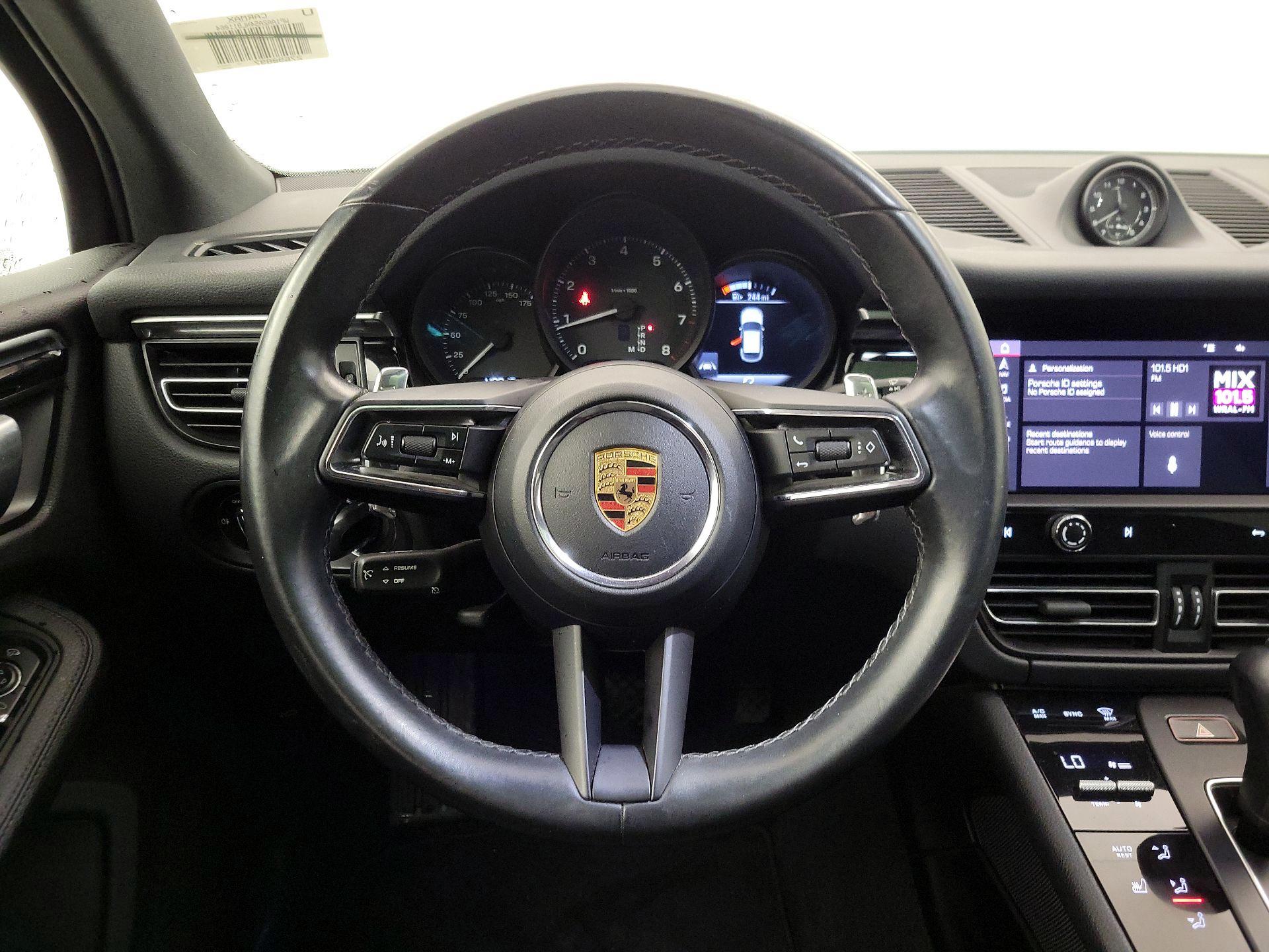 Thumbnail: 2022 Porsche Macan - 10