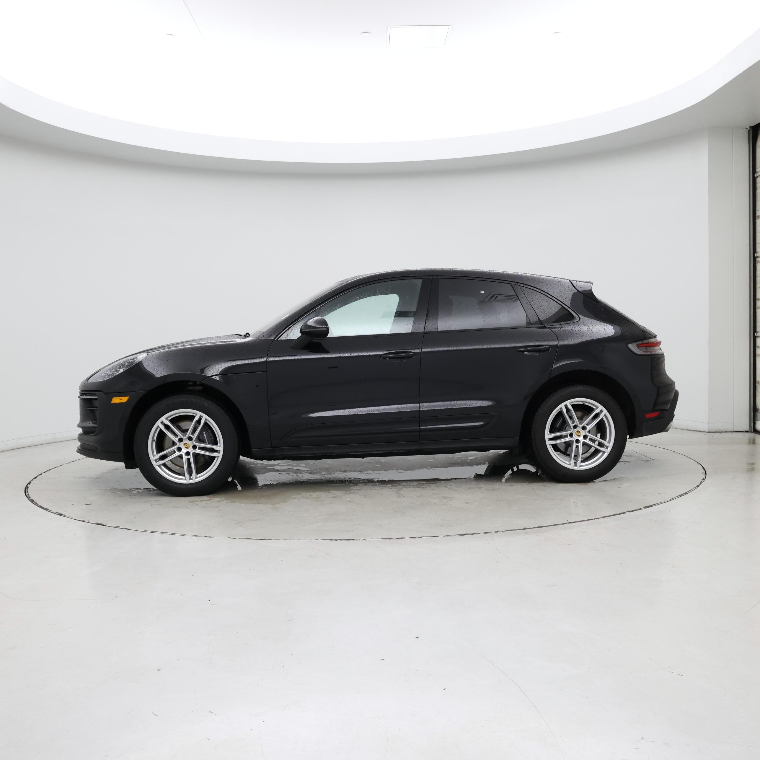Thumbnail: 2022 Porsche Macan - 3