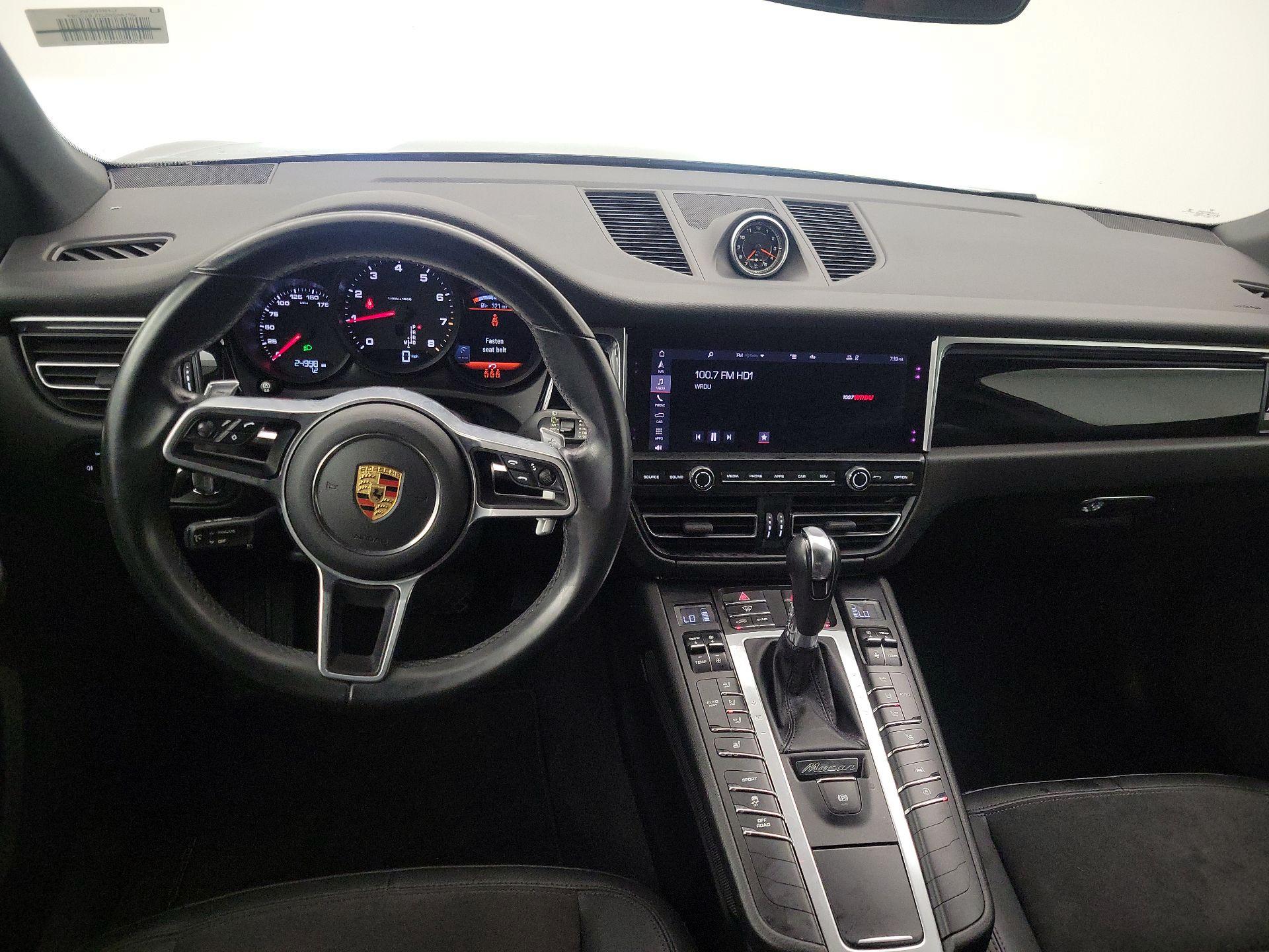 Thumbnail: 2021 Porsche Macan - 9