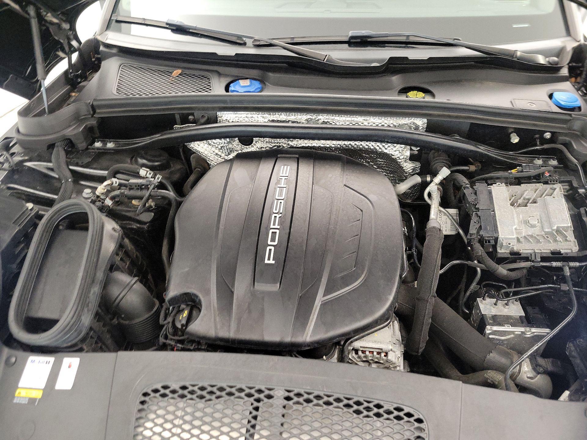 Thumbnail: 2021 Porsche Macan - 20