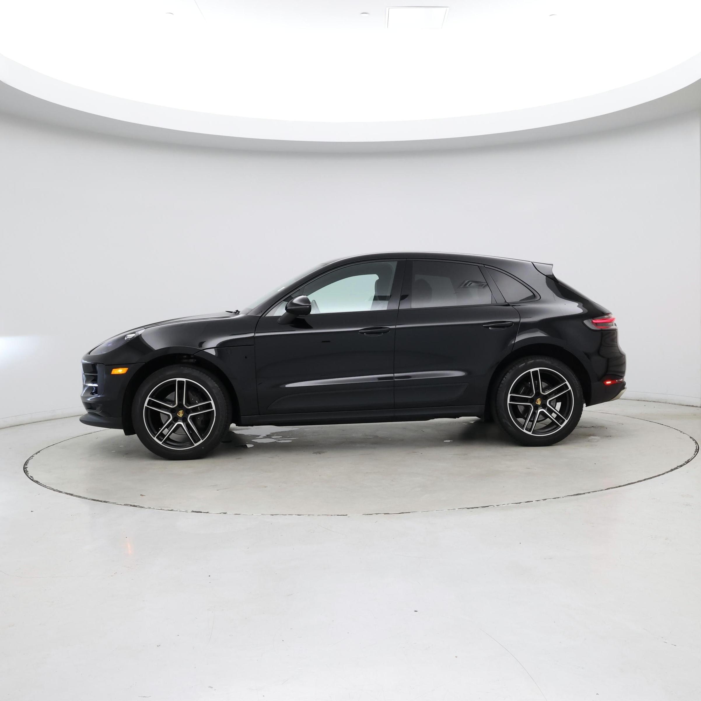 Thumbnail: 2021 Porsche Macan - 3