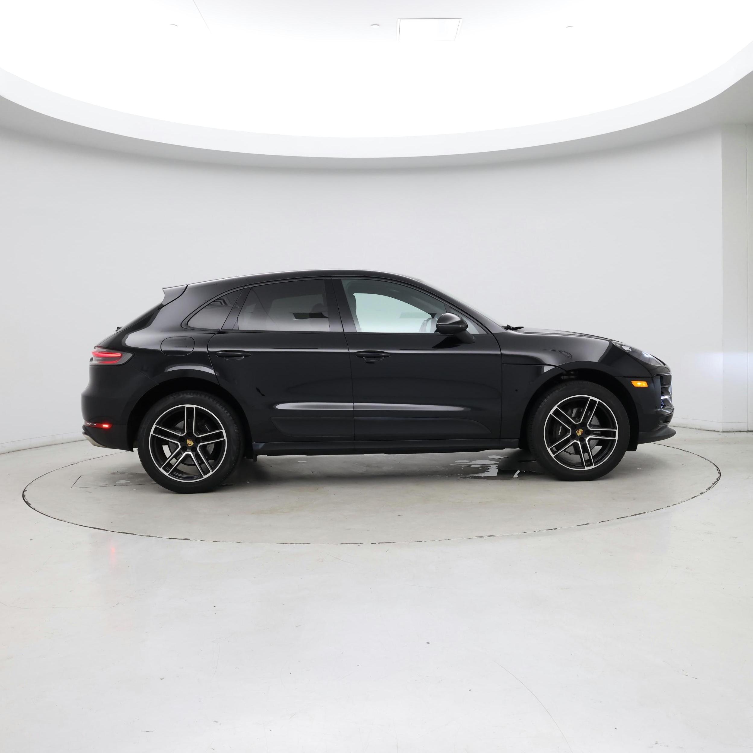 Thumbnail: 2021 Porsche Macan - 7