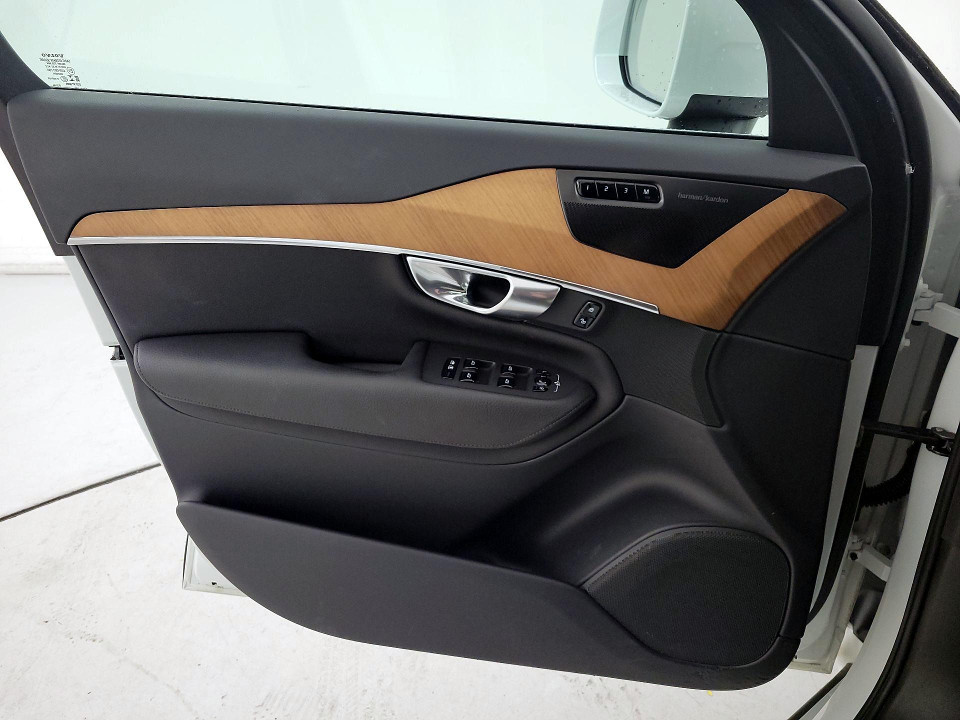 Thumbnail: 2022 Volvo XC90 - 12