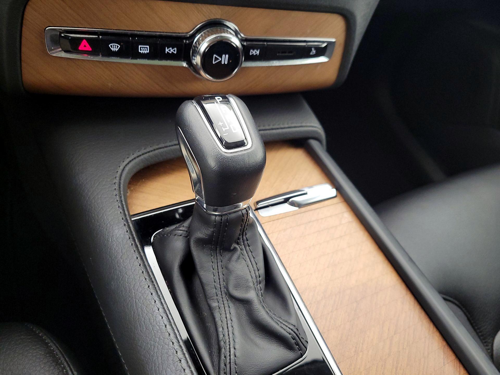 Thumbnail: 2022 Volvo XC90 - 18