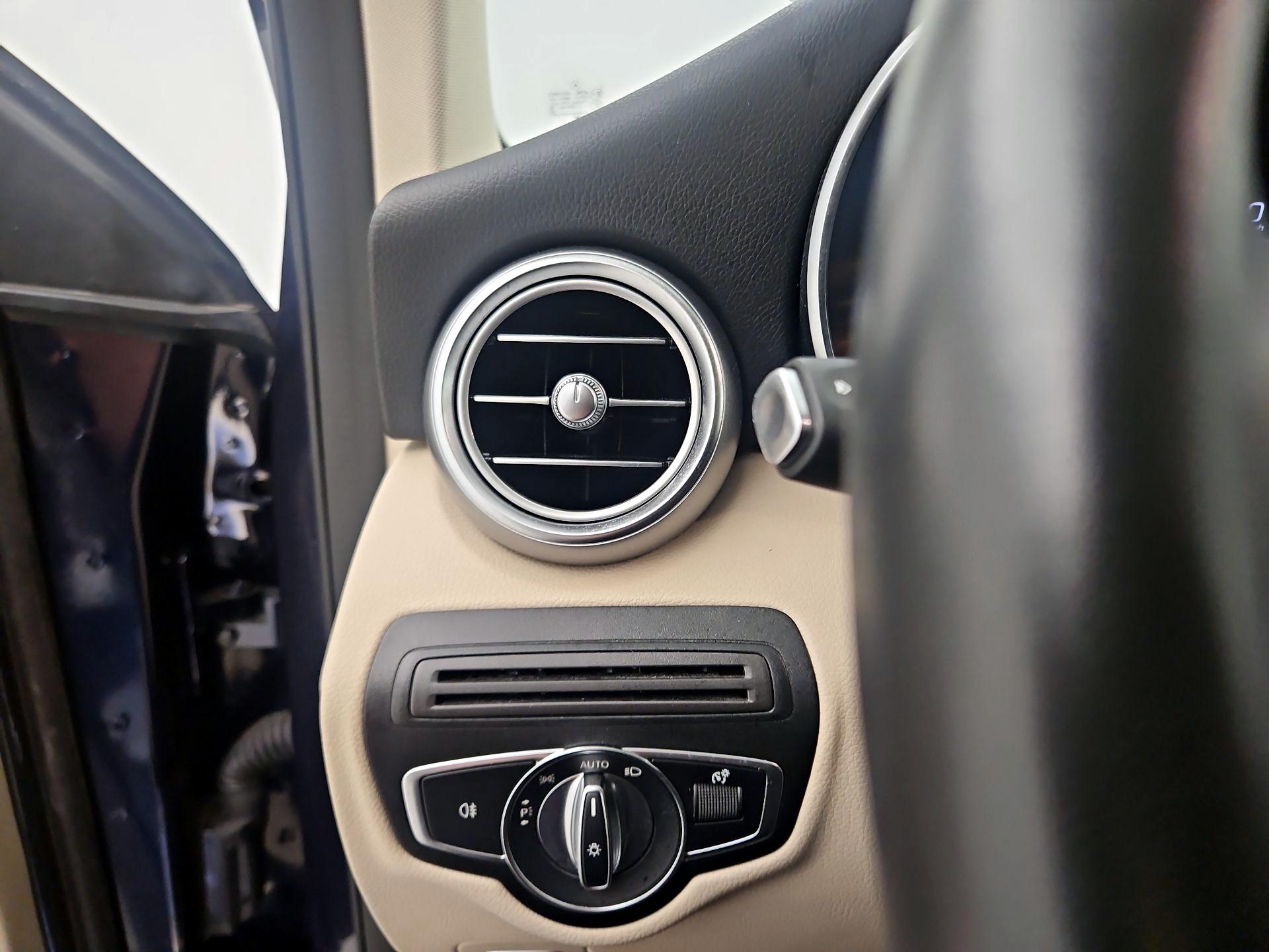Thumbnail: 2022 Mercedes-Benz GLC - 13