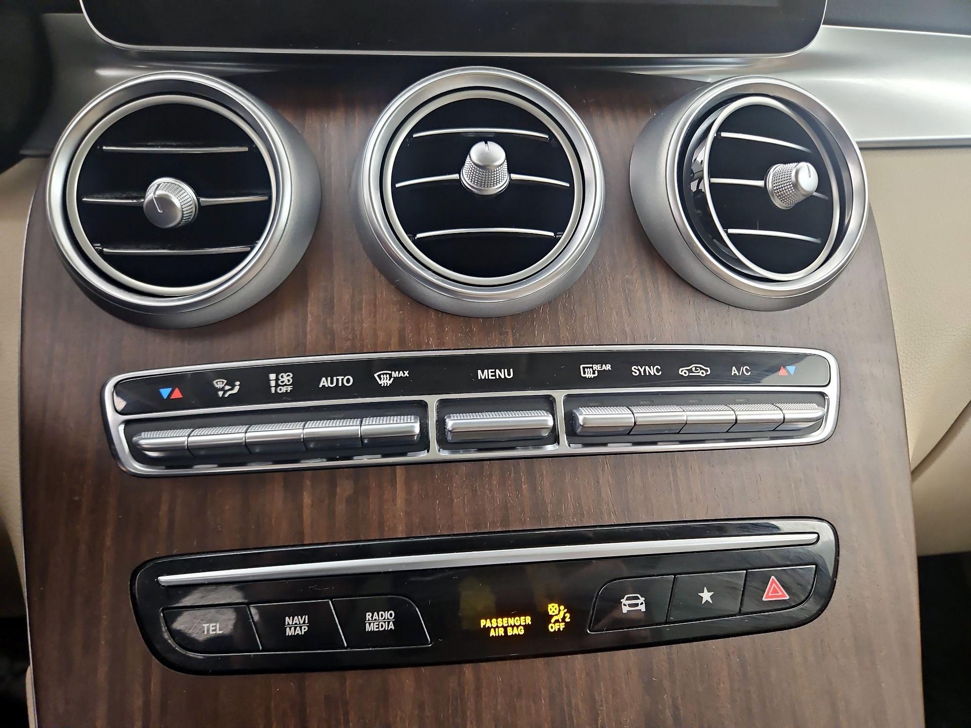 Thumbnail: 2022 Mercedes-Benz GLC - 17