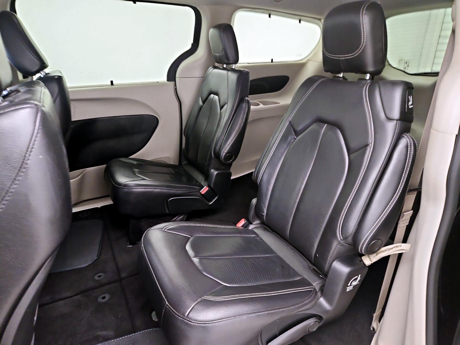 Thumbnail: 2022 Chrysler Pacifica - 19