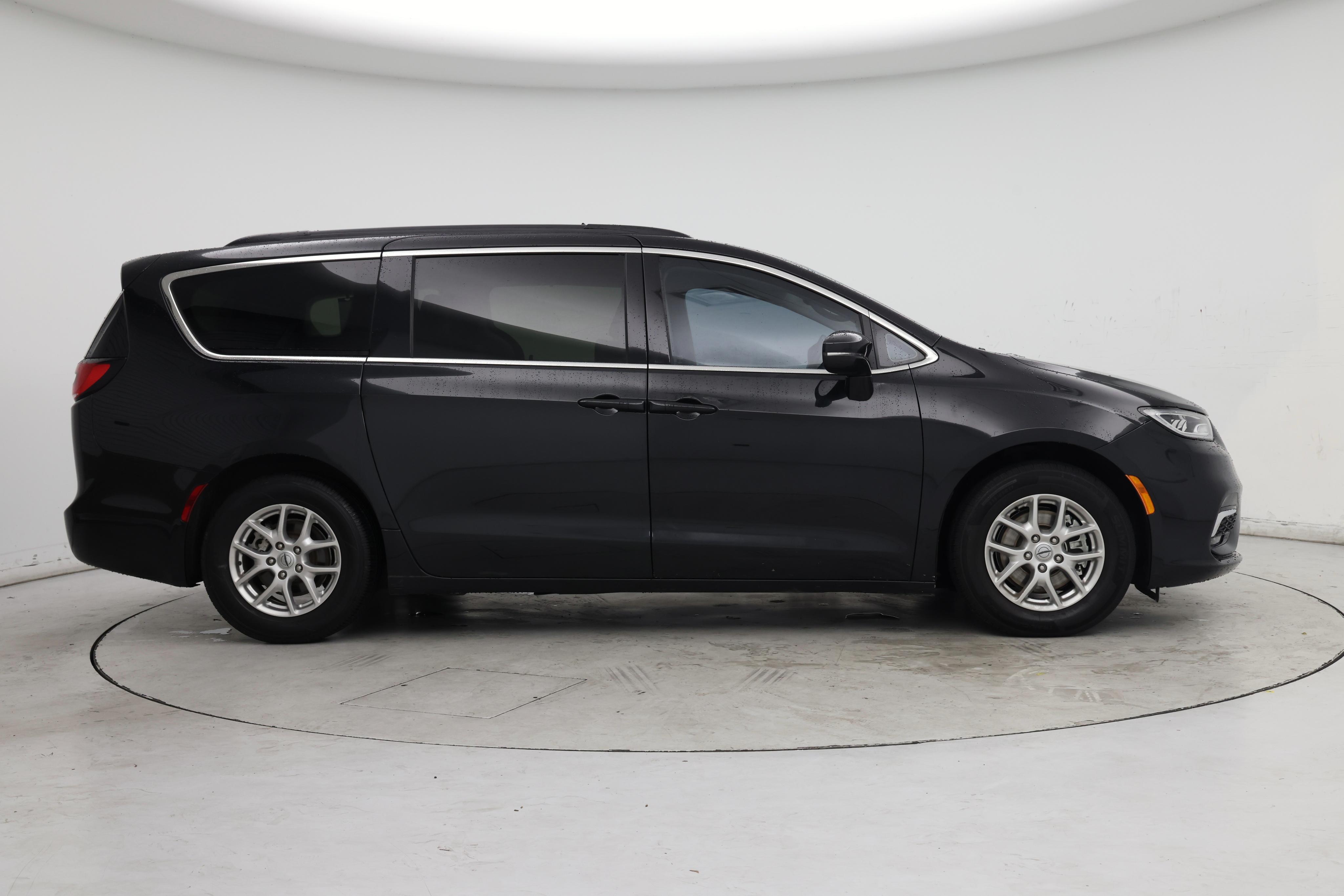 Thumbnail: 2022 Chrysler Pacifica - 7