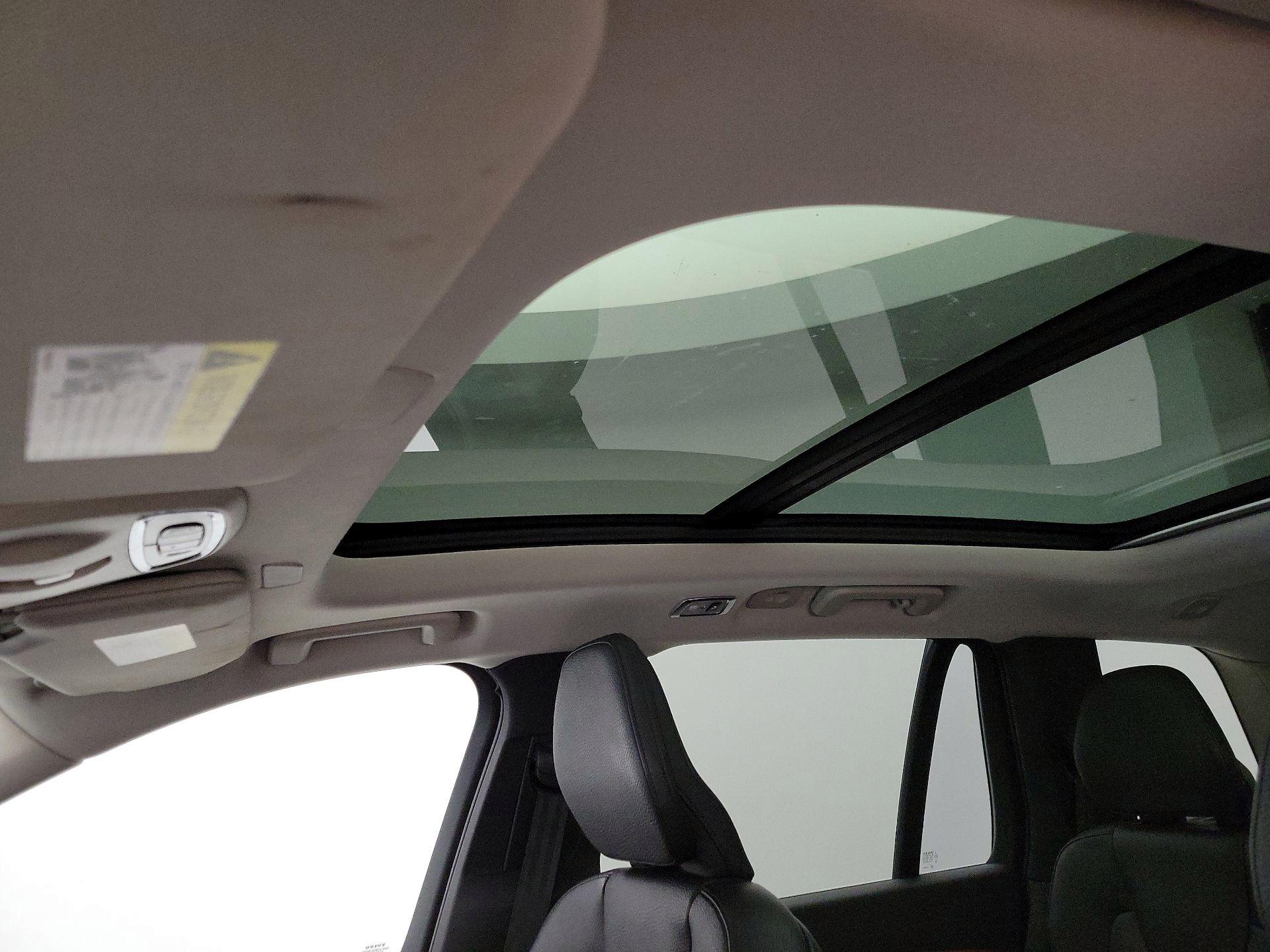 Thumbnail: 2022 Volvo XC90 - 19
