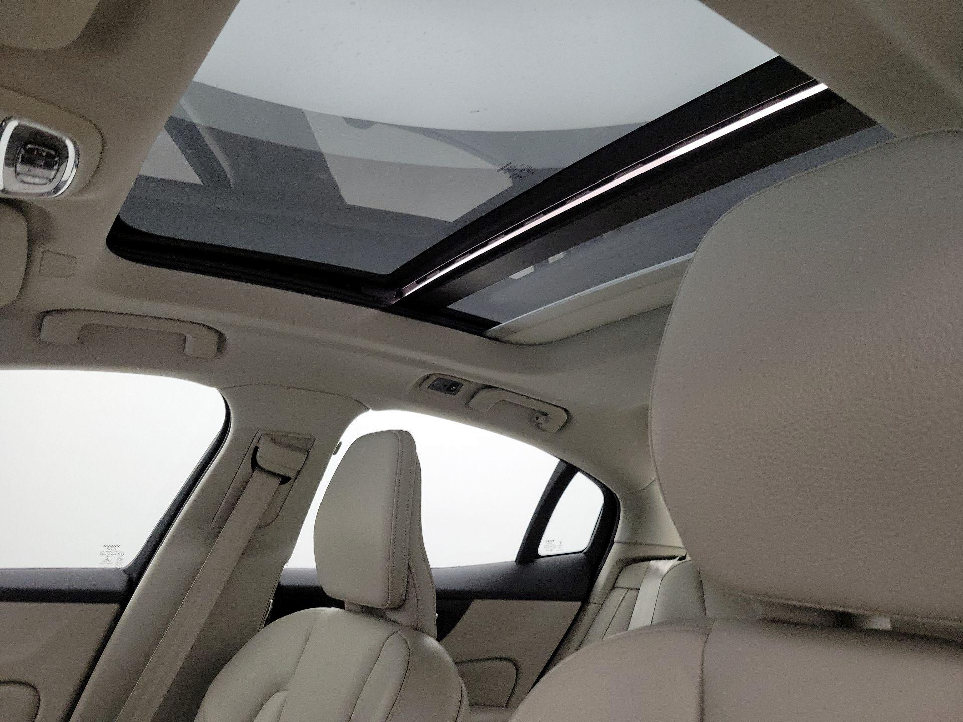 Thumbnail: 2021 Volvo S60 - 20
