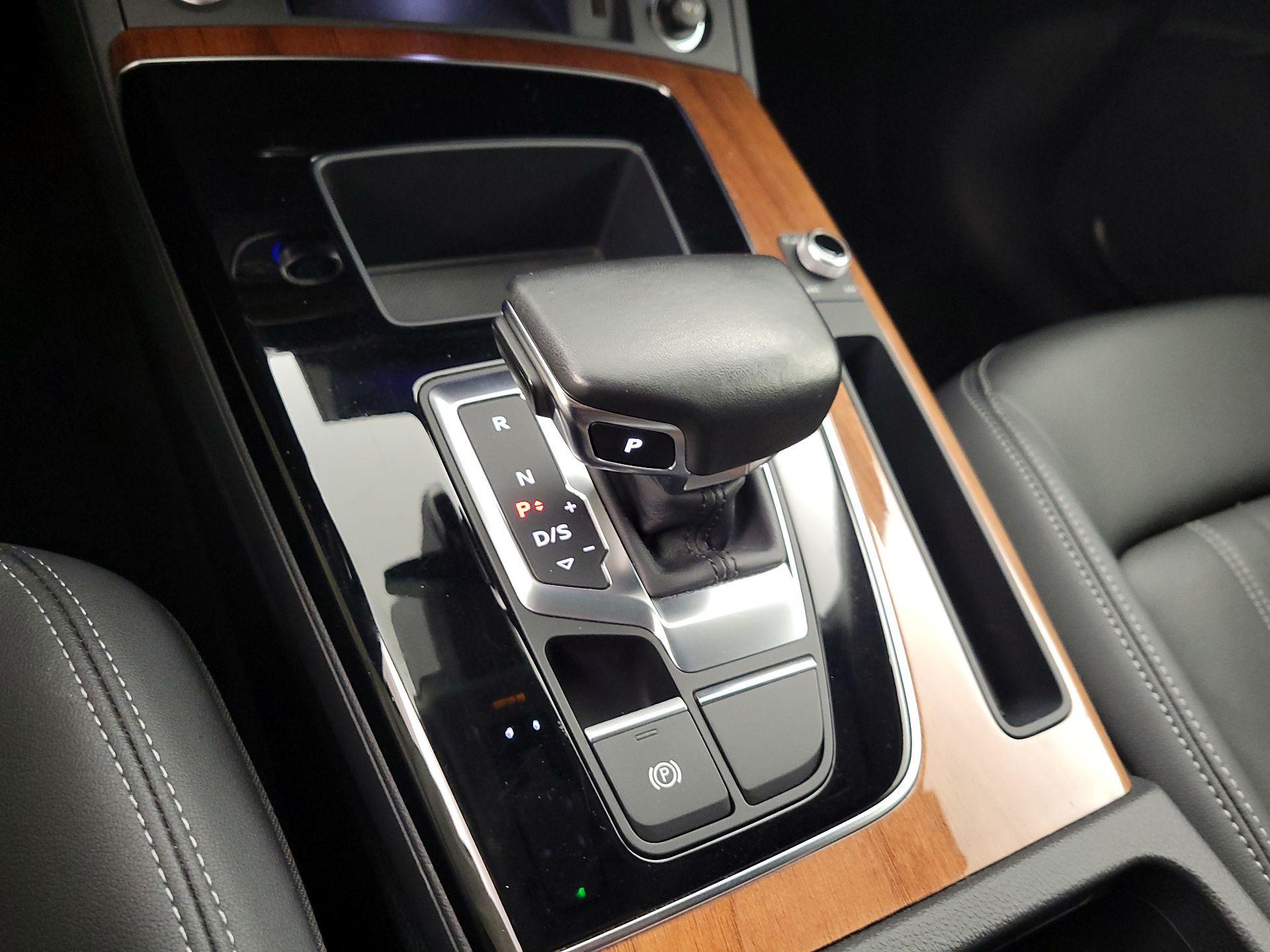 Thumbnail: 2022 Audi Q5 - 17