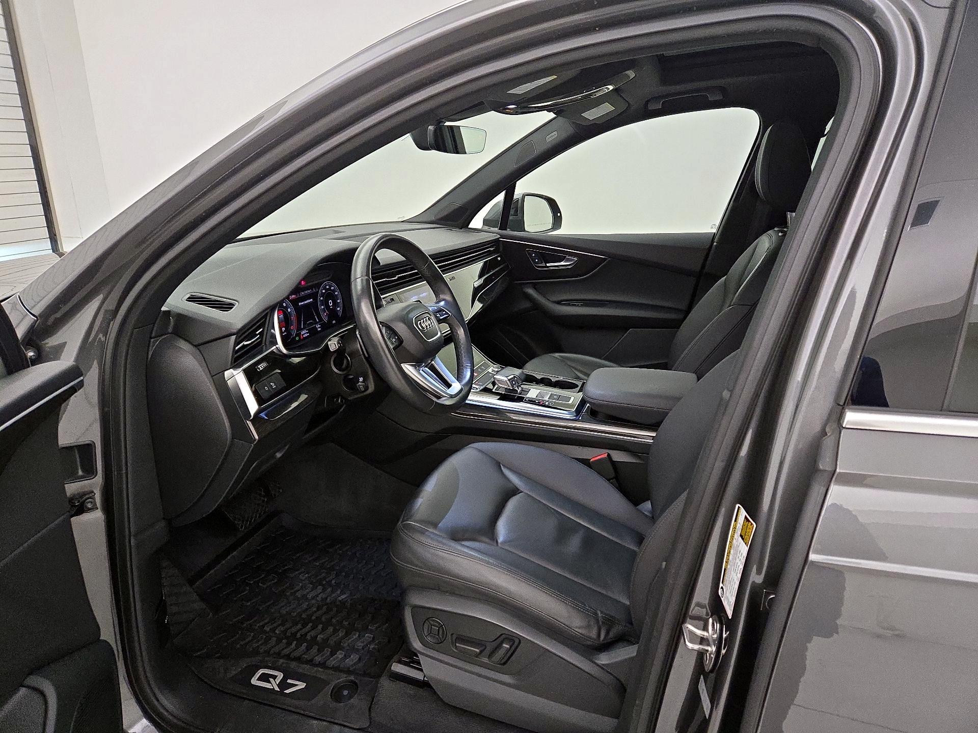 Thumbnail: 2021 Audi Q7 - 11